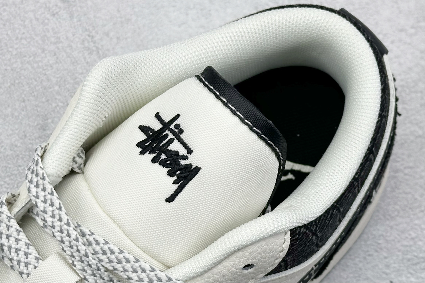  终端放店
XC版 Air Jordan 1 Low AJ1 乔1 斯图西 米黑帆布 高端定制 低帮复古