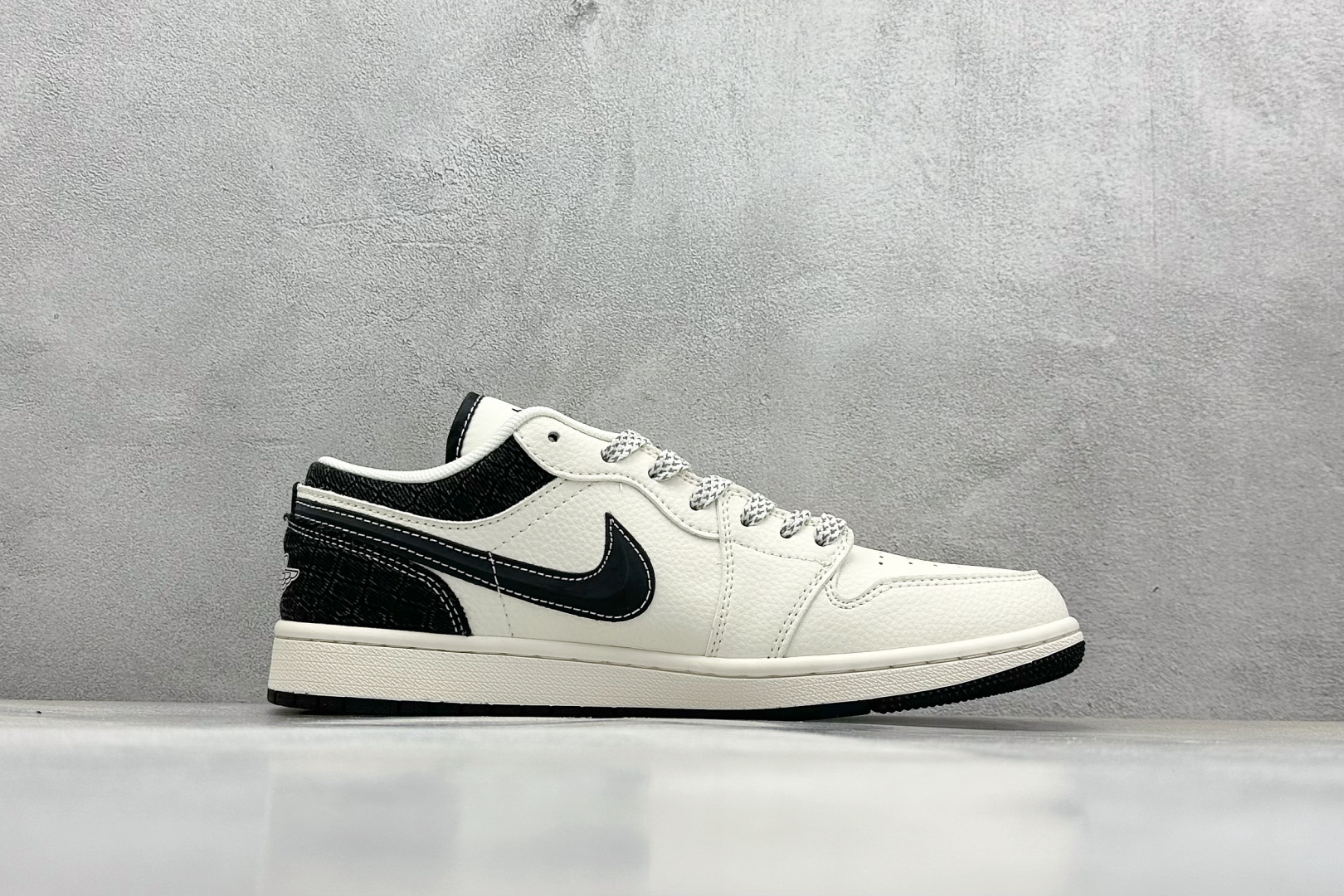  终端放店
XC版 Air Jordan 1 Low AJ1 乔1 斯图西 米黑帆布 高端定制 低帮复古