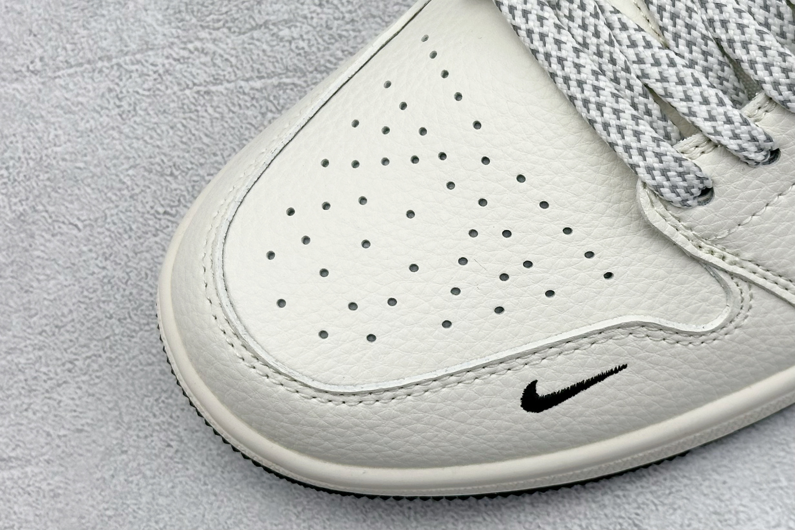  终端放店
XC版 Air Jordan 1 Low AJ1 乔1 斯图西 米黑帆布 高端定制 低帮复古