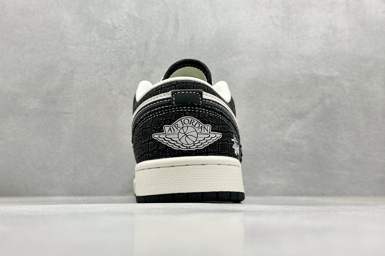  终端放店
XC版 Air Jordan 1 Low AJ1 乔1 斯图西 米黑帆布 高端定制 低帮复古