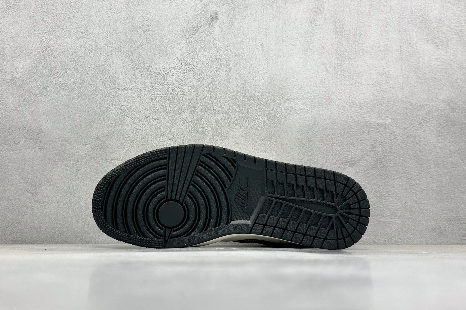  终端放店
XC版 Air Jordan 1 Low AJ1 乔1 斯图西 米黑帆布 高端定制 低帮复古