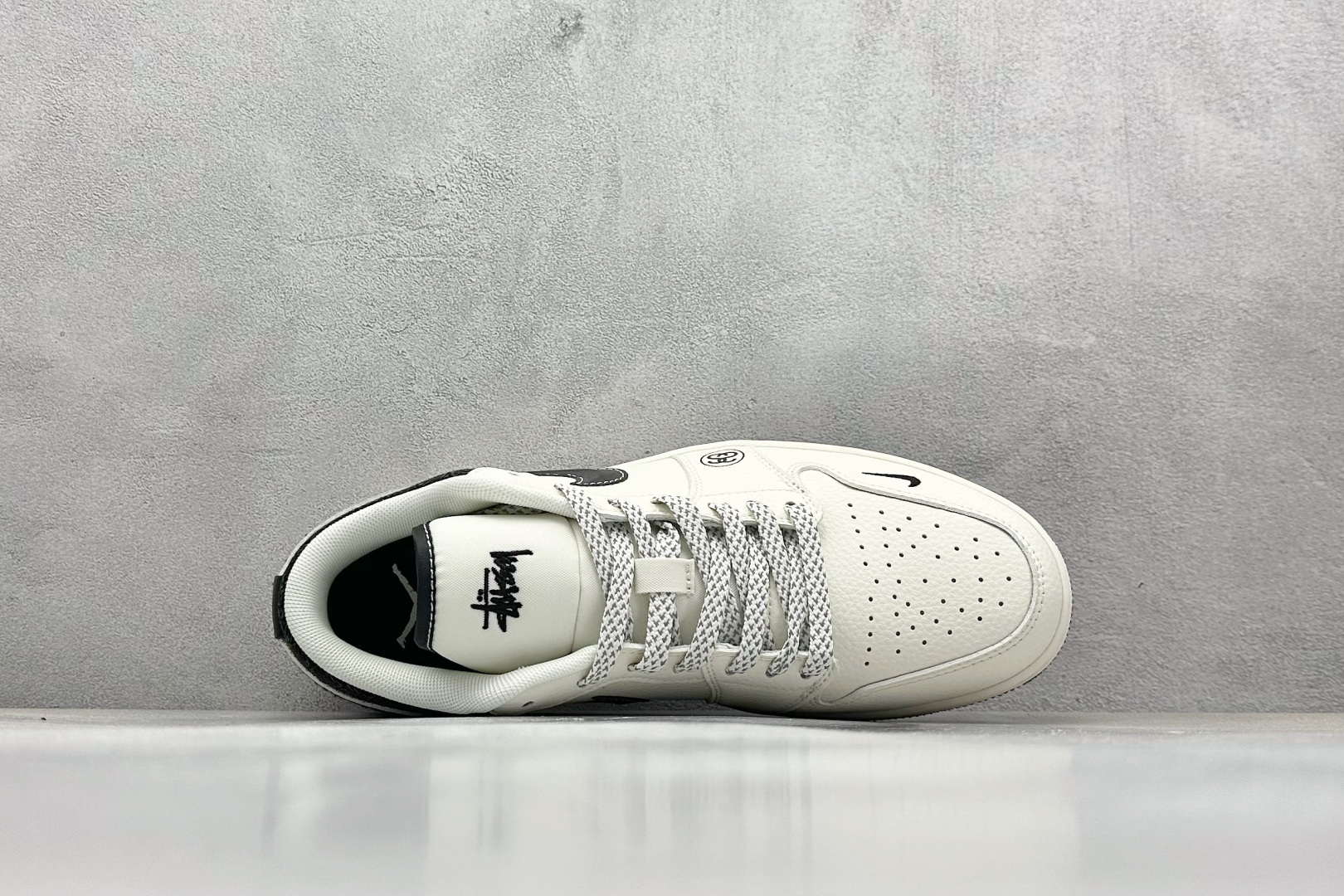  终端放店
XC版 Air Jordan 1 Low AJ1 乔1 斯图西 米黑帆布 高端定制 低帮复古