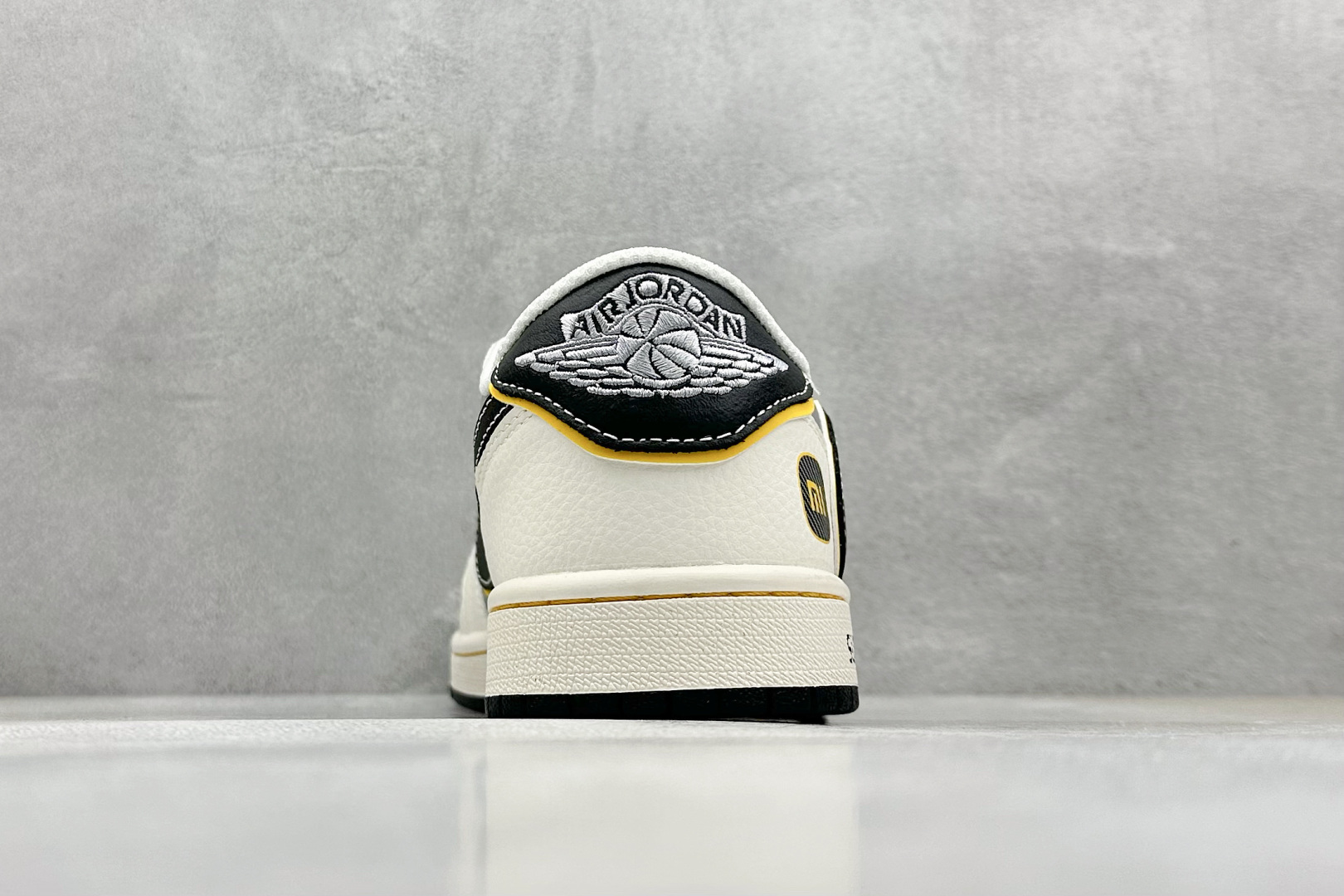终端放店
XC版 Travis Scott x Fragment Design x Air Jorda