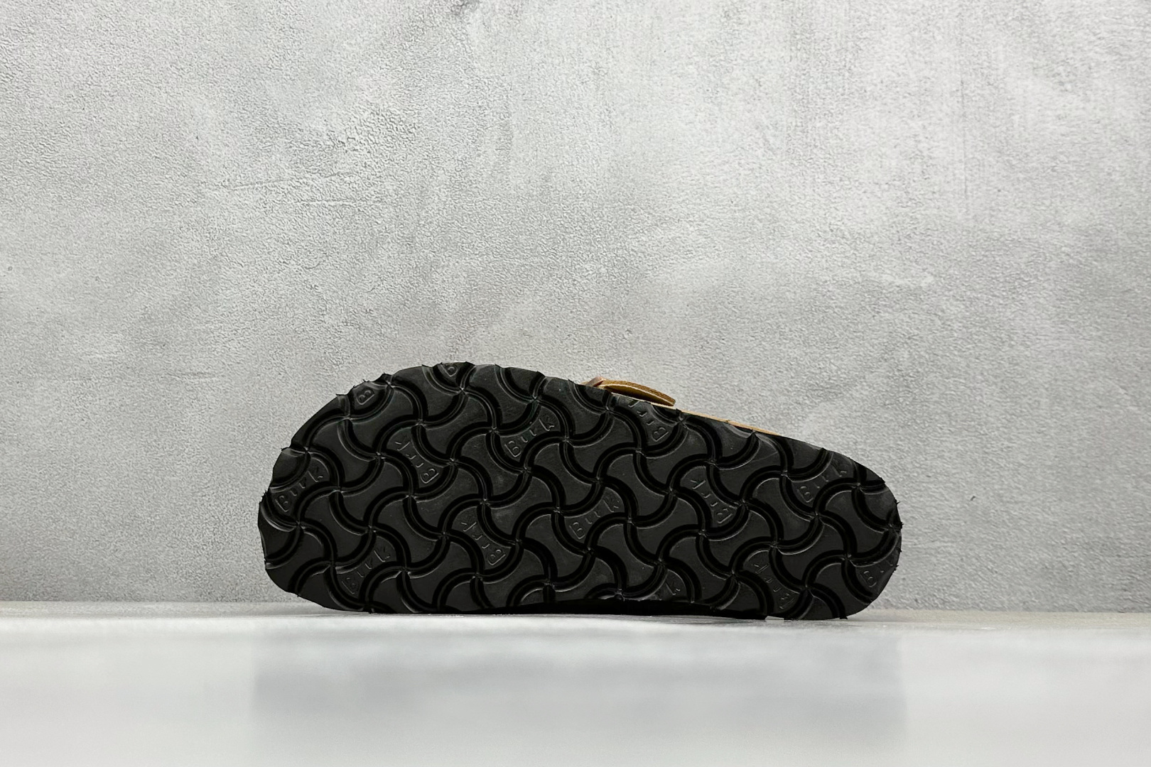  
Birkenstock  博肯 半托系列 #广东原产 采用质地柔软牛皮绒面革植入鞋垫和里衬材质 #中