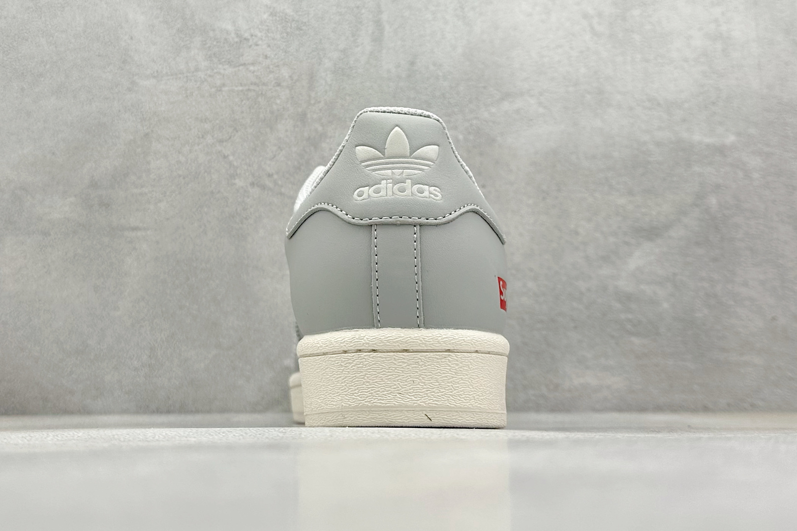 AD Originals Superstar x Supreme 灰白 HD2208