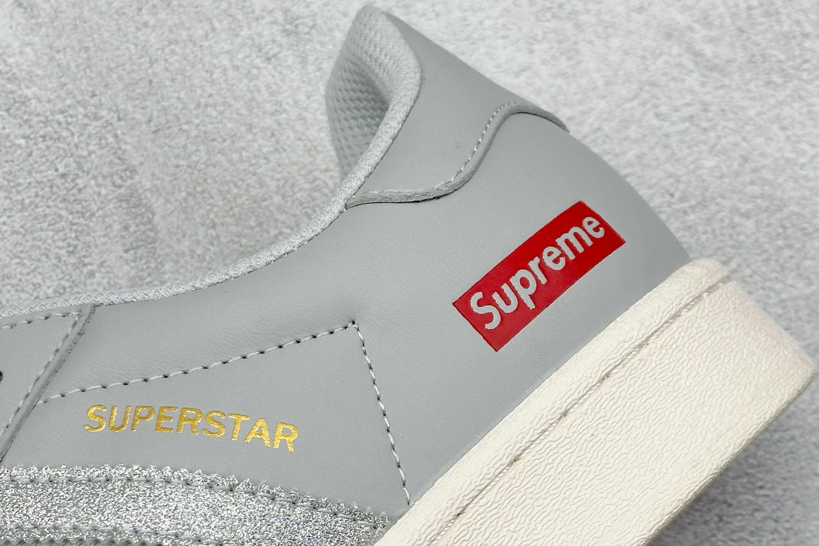 AD Originals Superstar x Supreme 灰白 HD2208