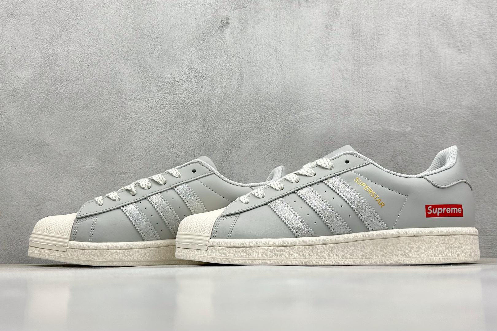 AD Originals Superstar x Supreme 灰白 HD2208