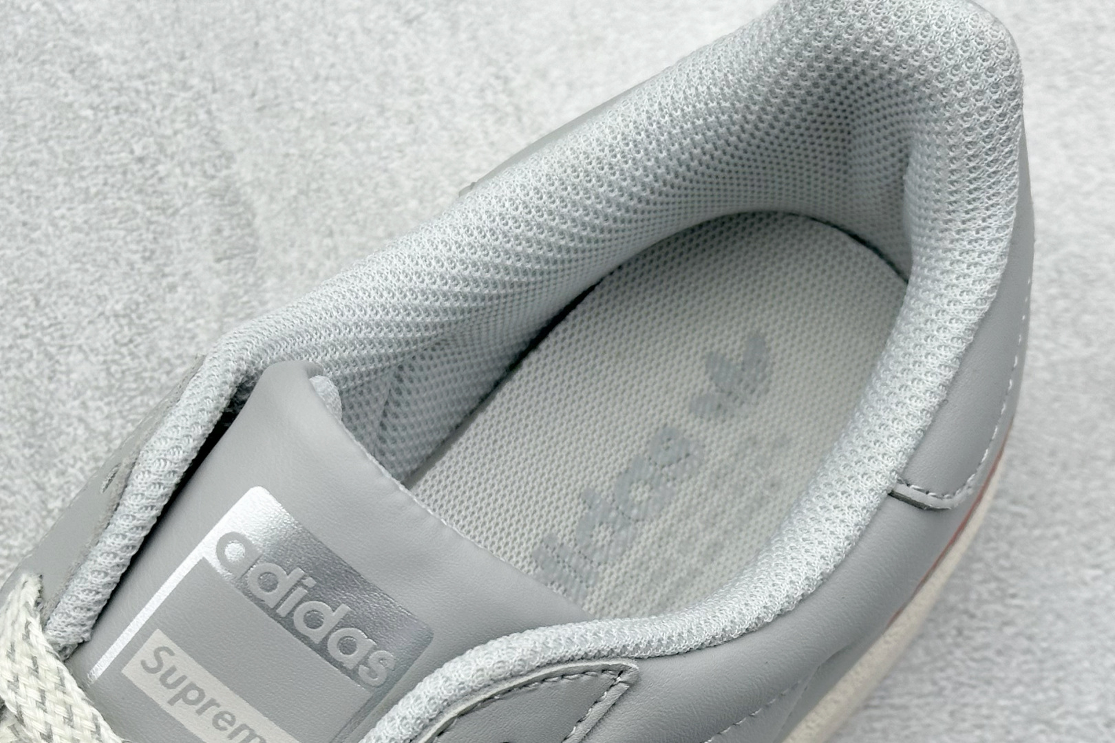 AD Originals Superstar x Supreme 灰白 HD2208