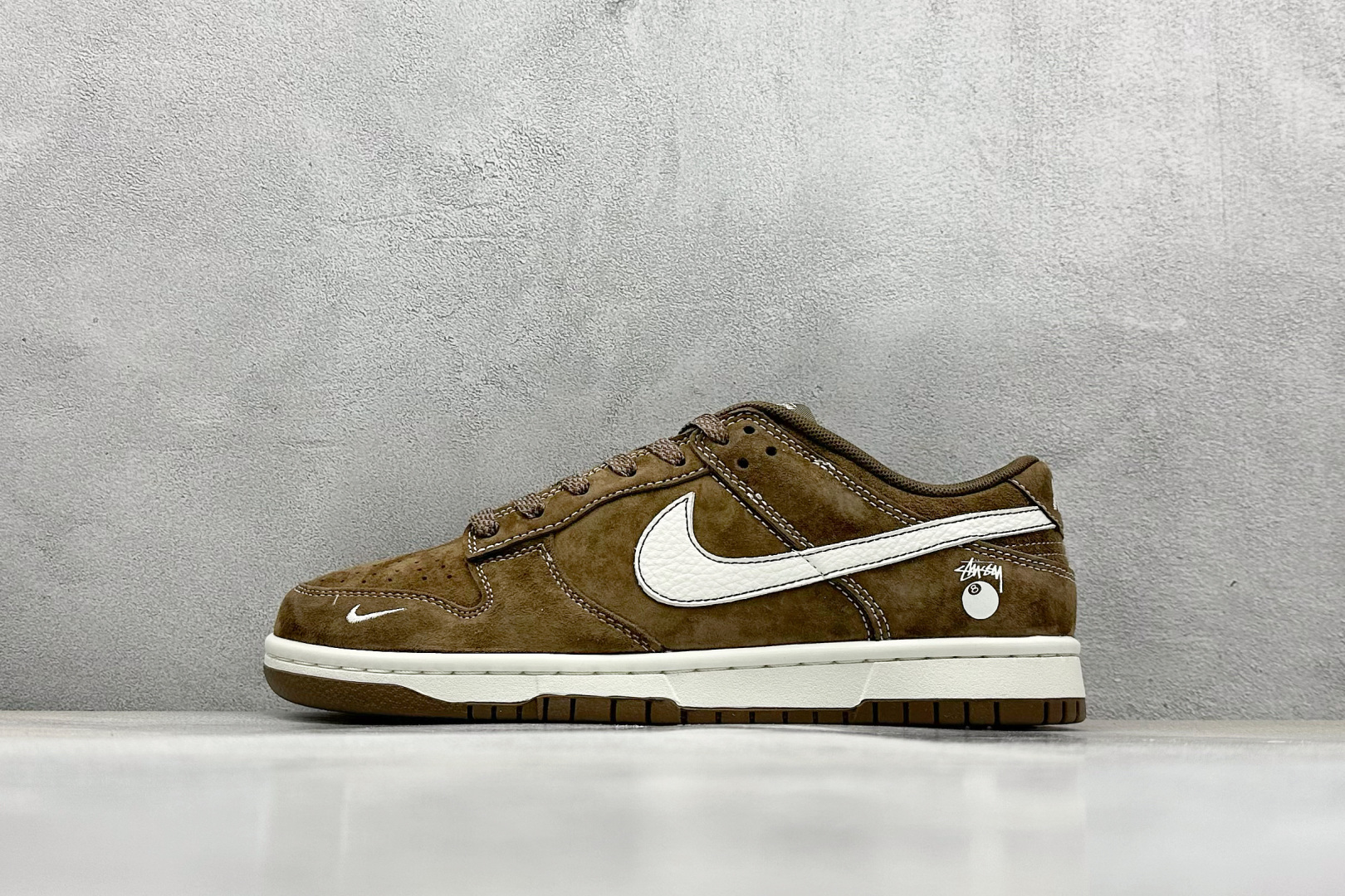  
Nike SB Dunk Low x Stussy 棕米小钩
纯原大厂出品 极力推荐
原装头层材料 