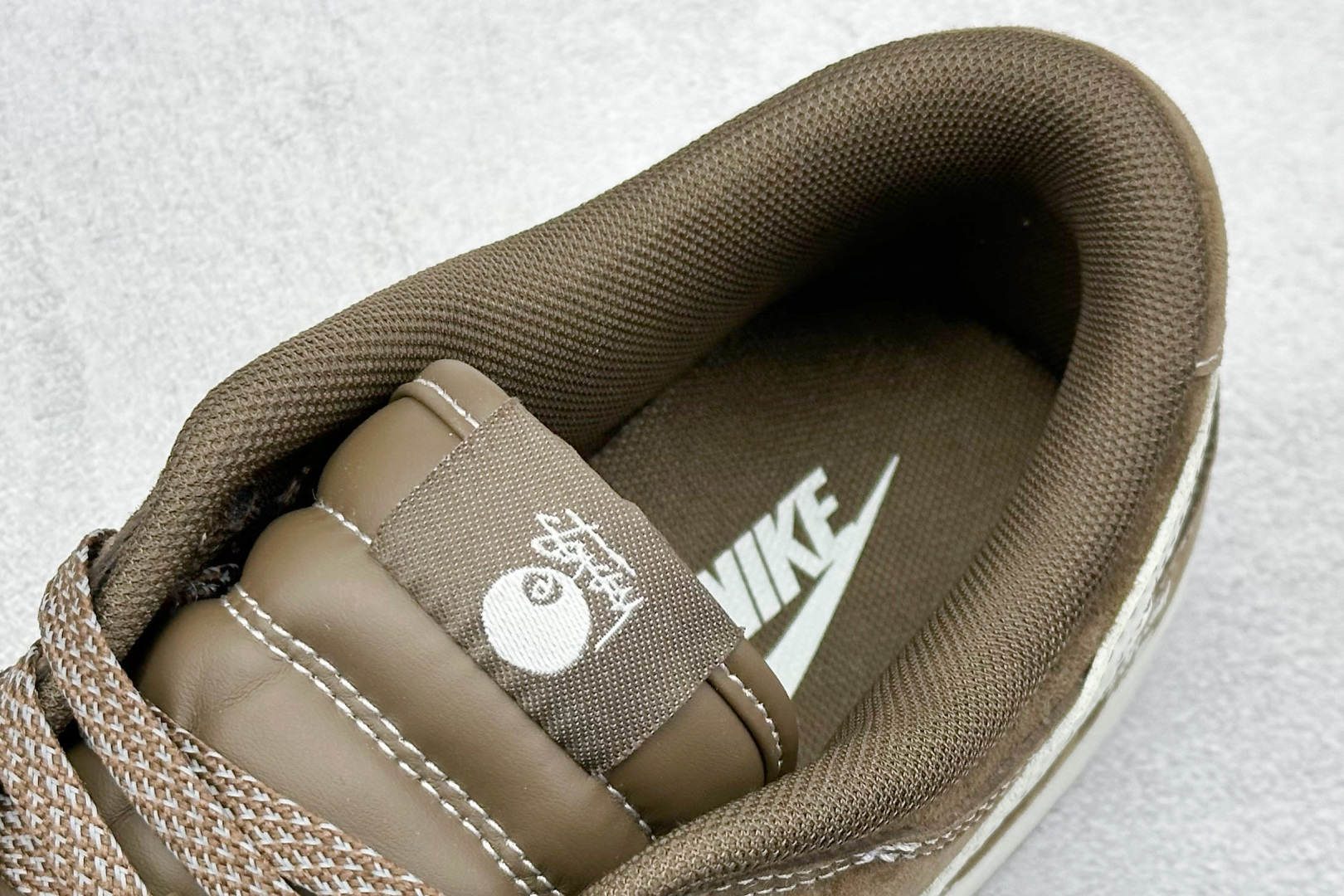  
Nike SB Dunk Low x Stussy 棕米小钩
纯原大厂出品 极力推荐
原装头层材料 