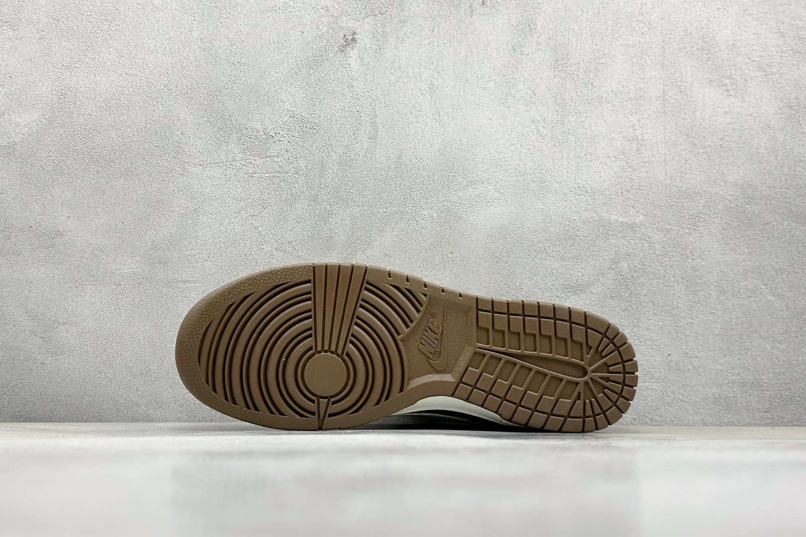  
Nike SB Dunk Low x Stussy 棕米小钩
纯原大厂出品 极力推荐
原装头层材料 