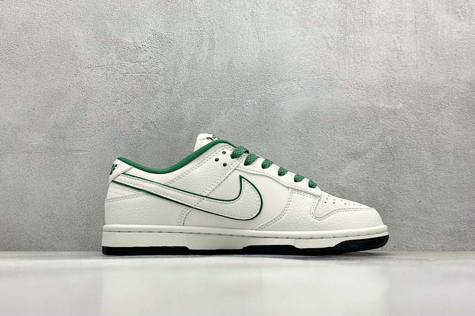  
Nike SB Dunk Low x The North Face 白绿三小钩
纯原大厂出品 极力推