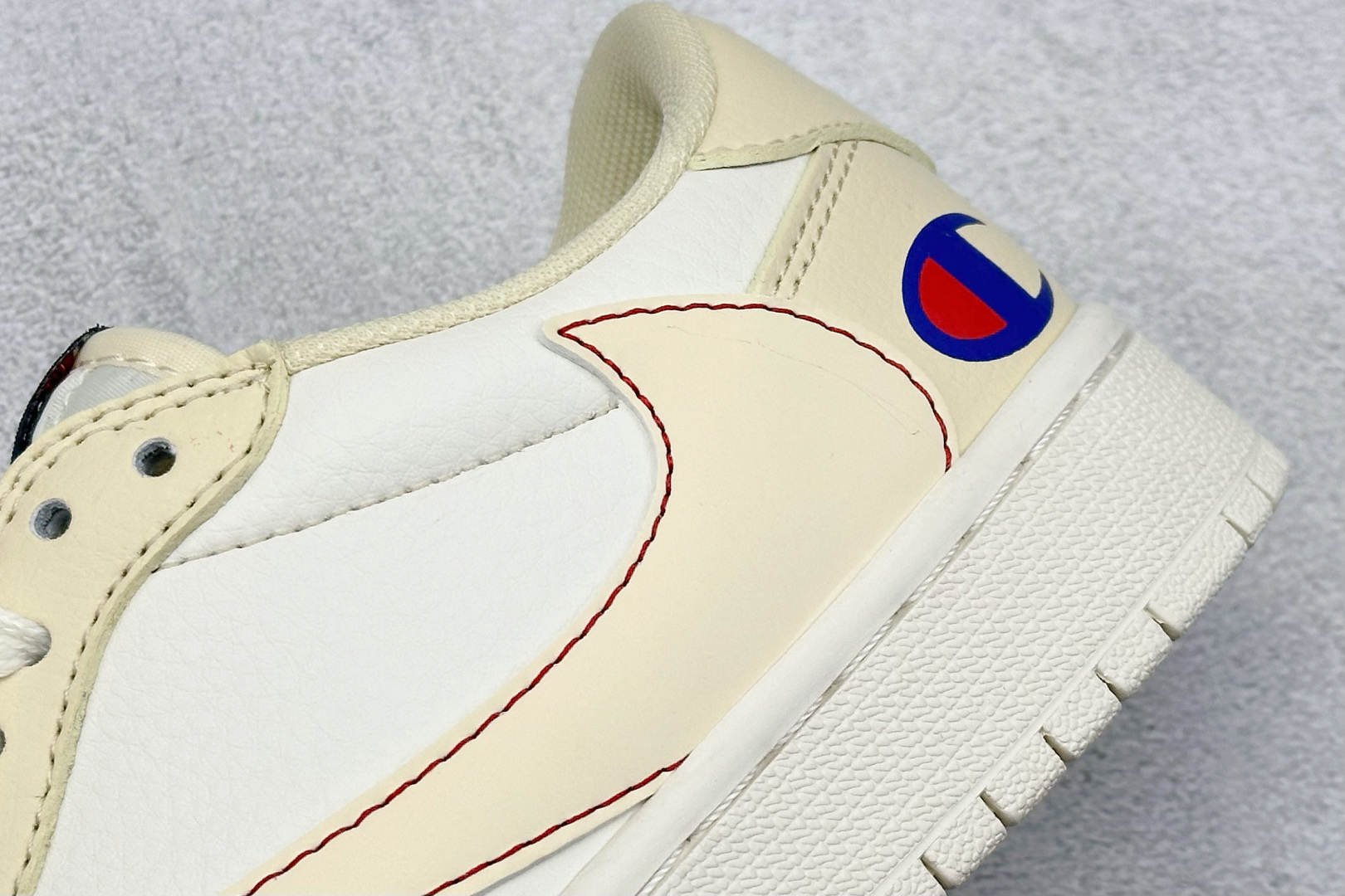 Fragment x Travis Scott x 冠军
Air Jordan 1 Low 三方联名