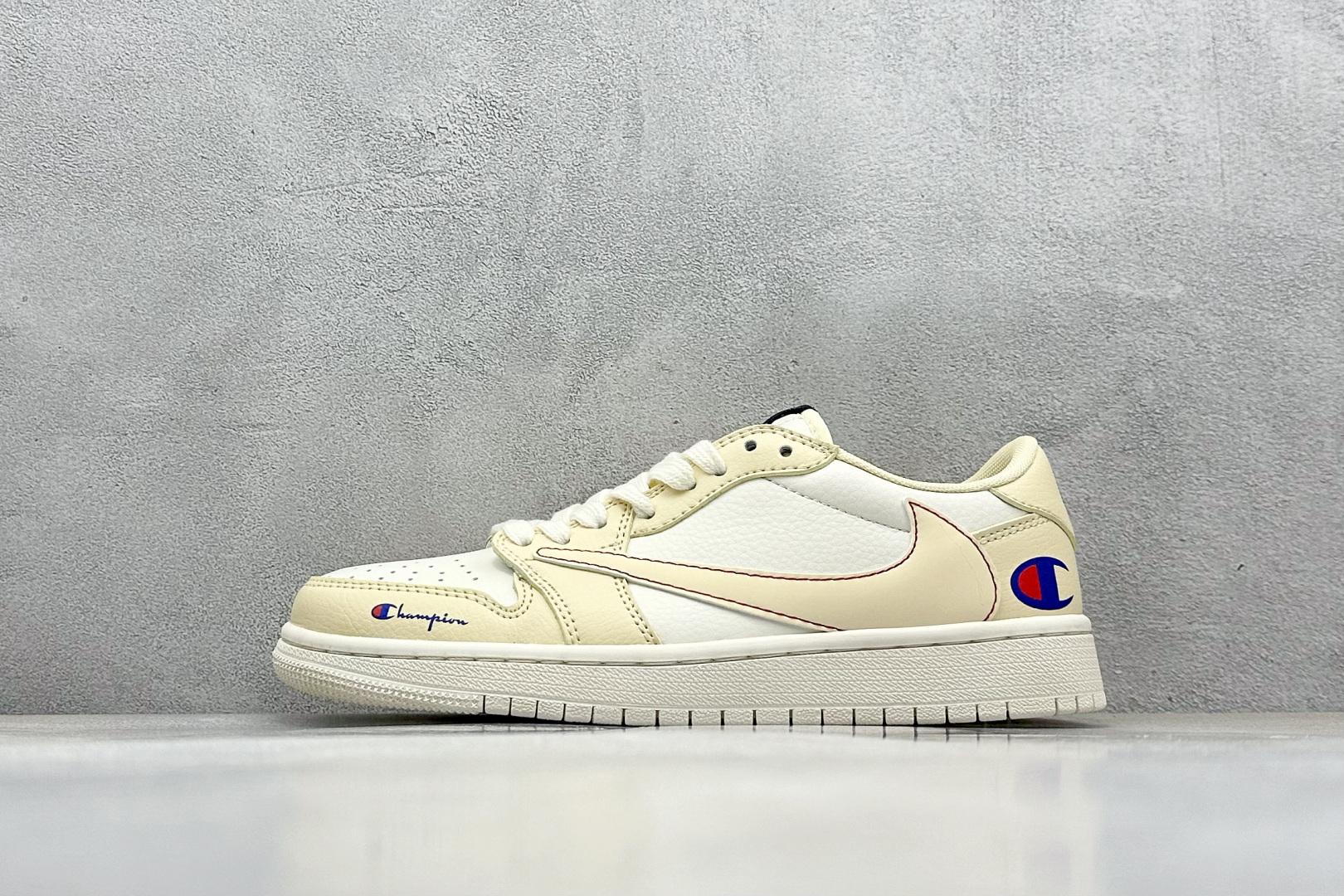 Fragment x Travis Scott x 冠军
Air Jordan 1 Low 三方联名