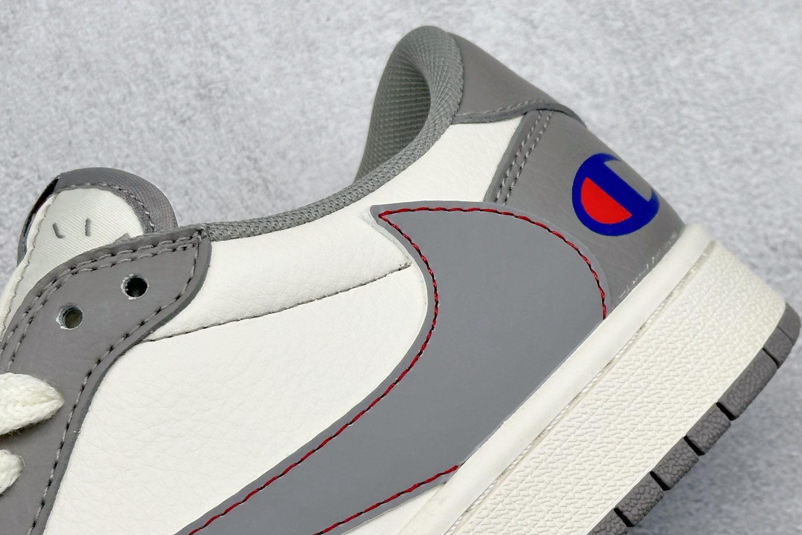 Fragment x Travis Scott x 冠军
Air Jordan 1 Low 三方联名