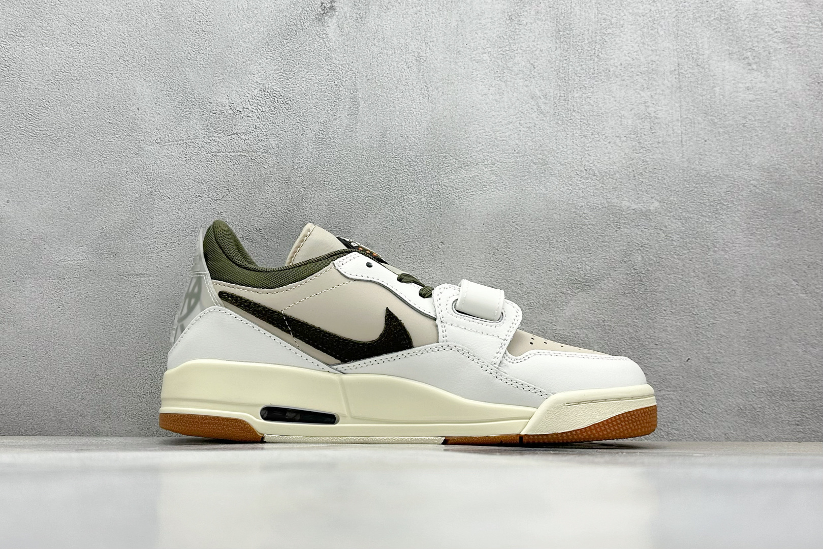 Air Jordan Legacy 312 Low 白绿
乔丹最强三合一混合版 性价比天花板
有着交