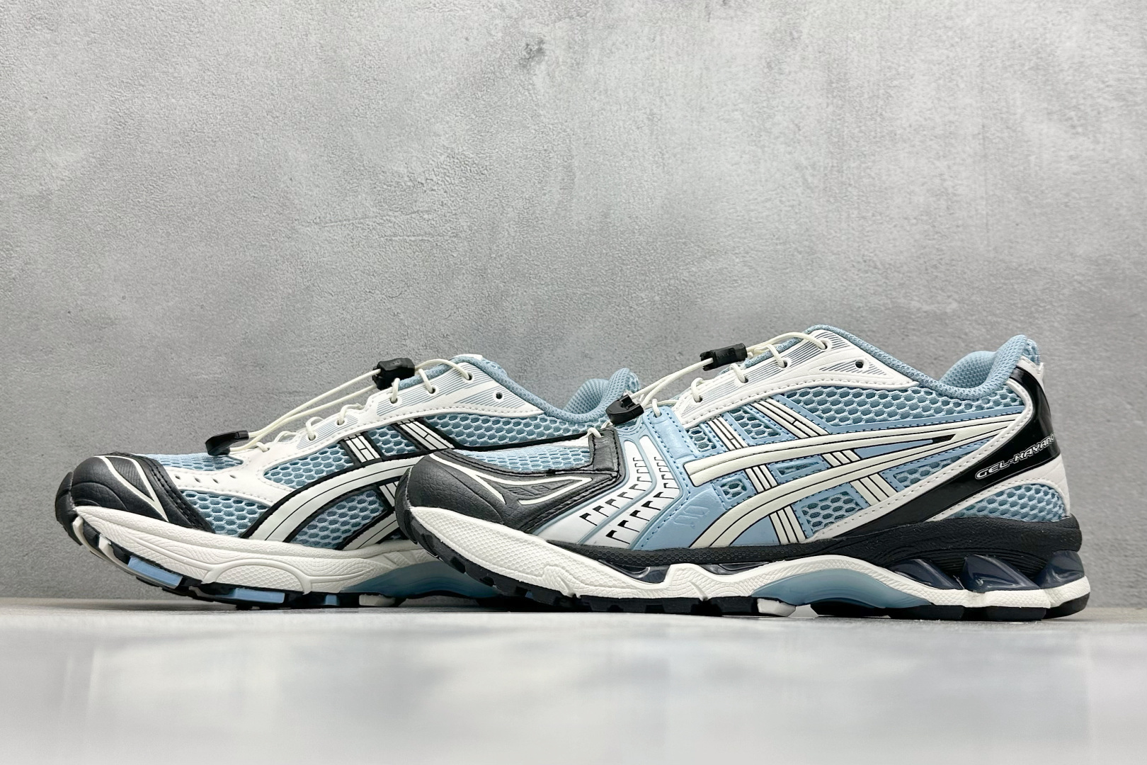  
GW Asics Gel-Kayano 14 亚瑟士运动休闲透气专业跑鞋 
采用工程弹性双层再生针织