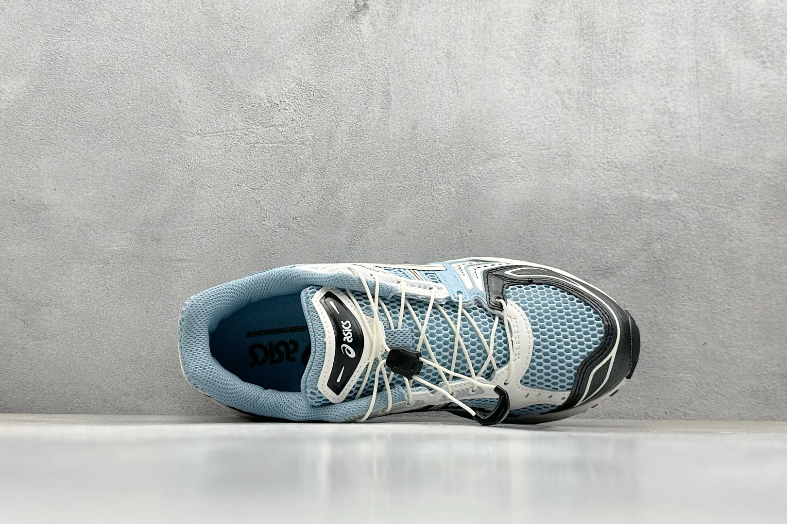  
GW Asics Gel-Kayano 14 亚瑟士运动休闲透气专业跑鞋 
采用工程弹性双层再生针织
