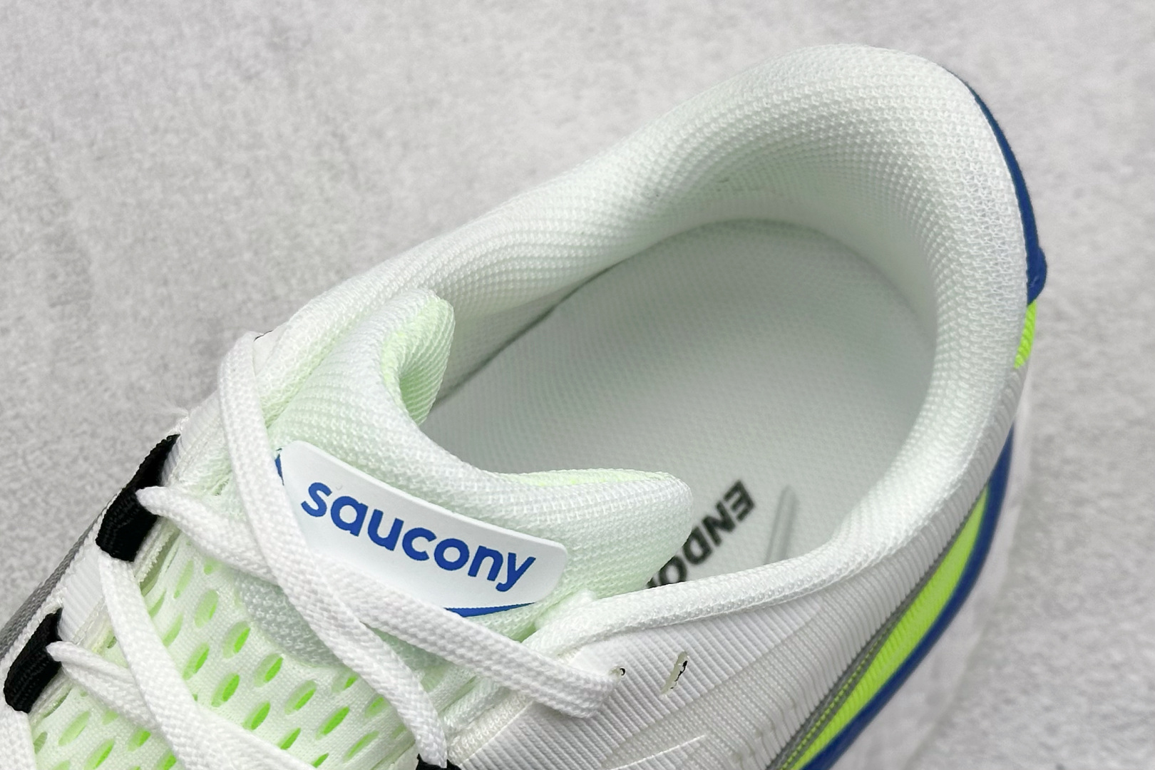  
Saucony 索康尼ENDORPHIN Pro 啡速4代 运动跑鞋 
性能相比前几代再升级：鞋面采