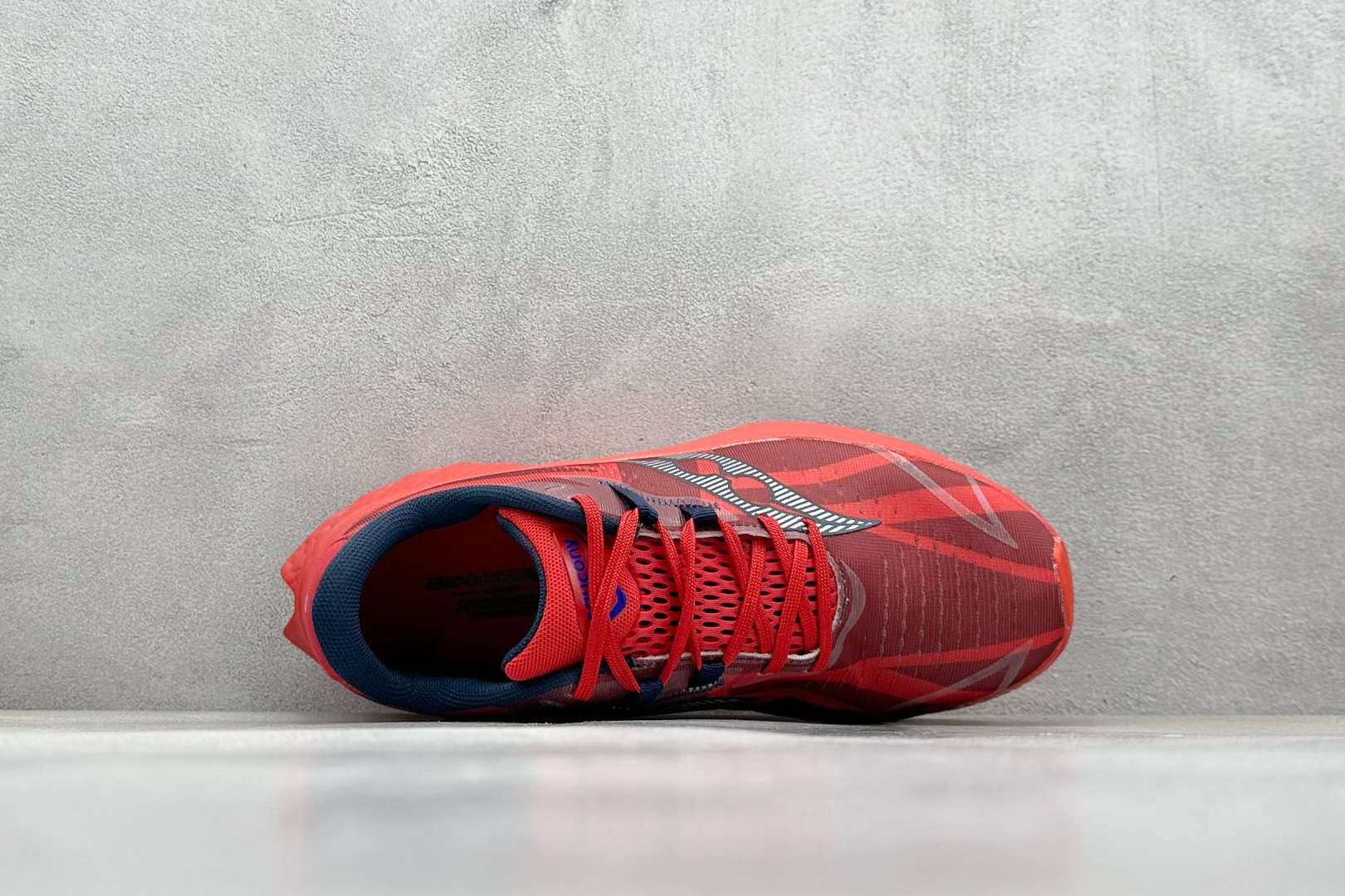  
Saucony 索康尼ENDORPHIN Pro 啡速4代 运动跑鞋 
性能相比前几代再升级：鞋面采