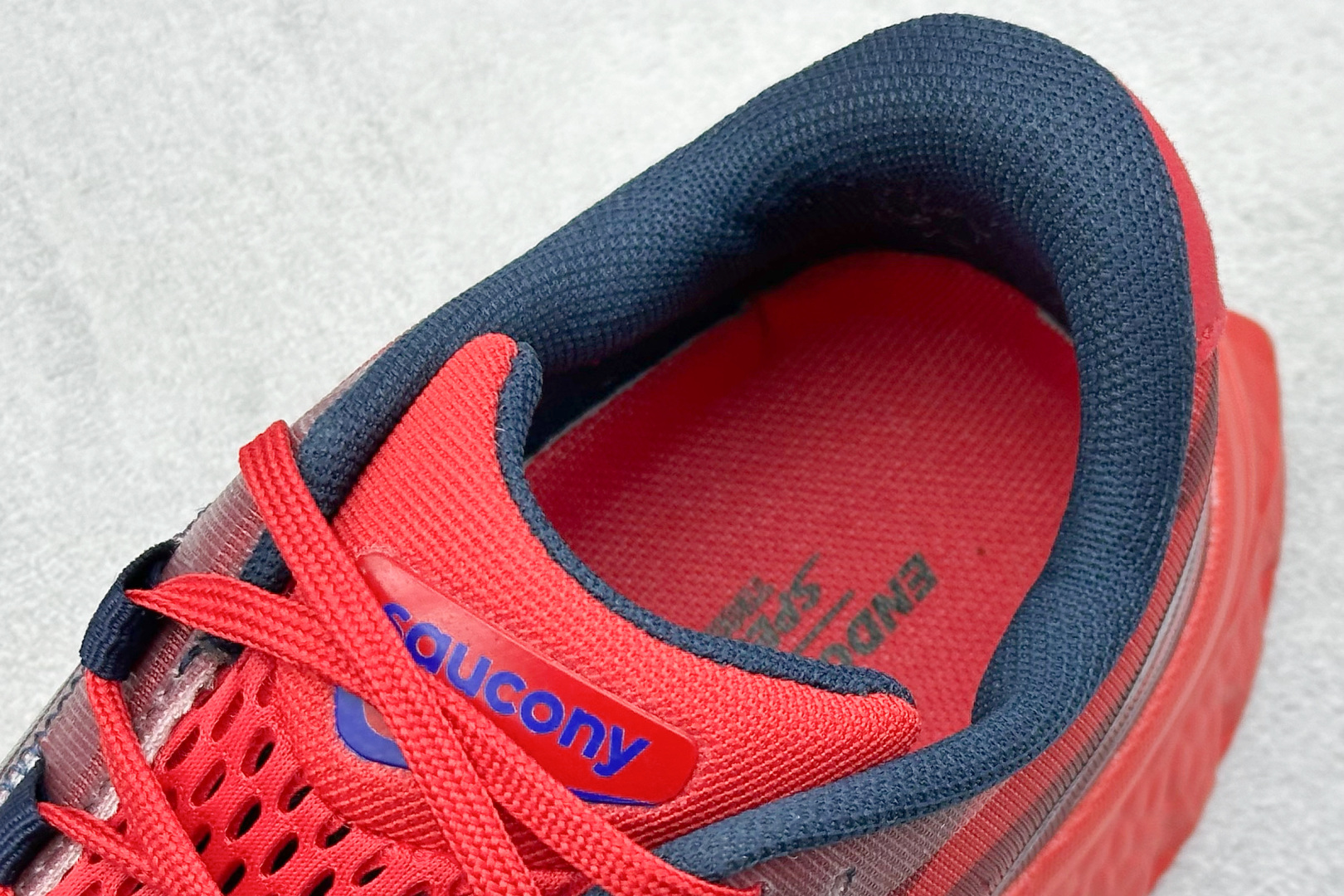  
Saucony 索康尼ENDORPHIN Pro 啡速4代 运动跑鞋 
性能相比前几代再升级：鞋面采