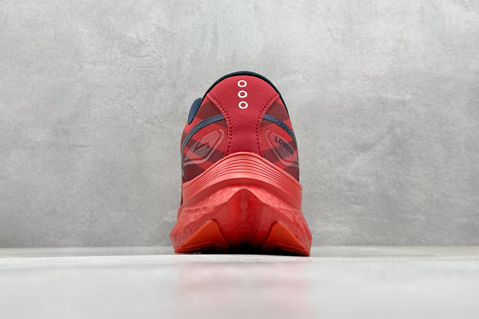  
Saucony 索康尼ENDORPHIN Pro 啡速4代 运动跑鞋 
性能相比前几代再升级：鞋面采