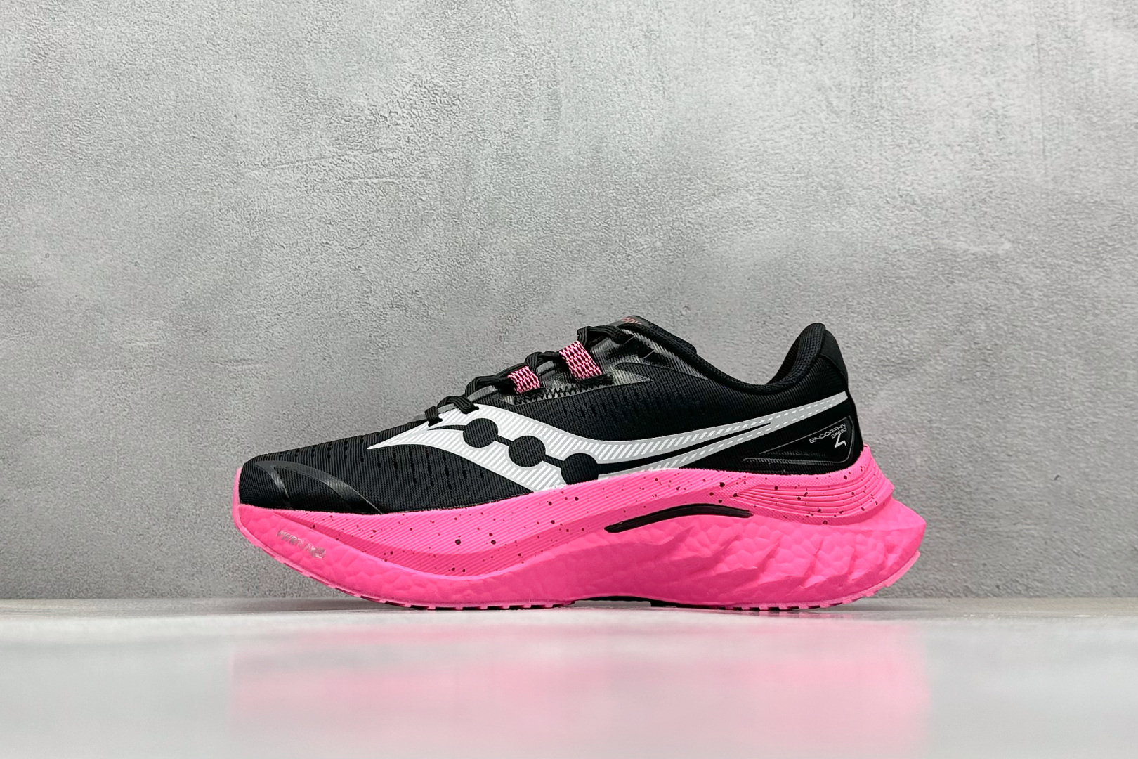  
Saucony 索康尼ENDORPHIN Pro 啡速4代 运动跑鞋 
性能相比前几代再升级：鞋面采