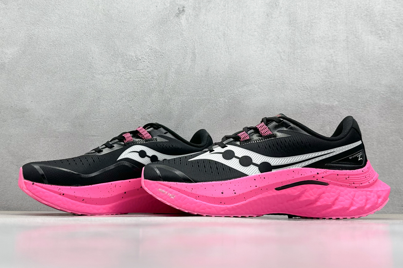  
Saucony 索康尼ENDORPHIN Pro 啡速4代 运动跑鞋 
性能相比前几代再升级：鞋面采