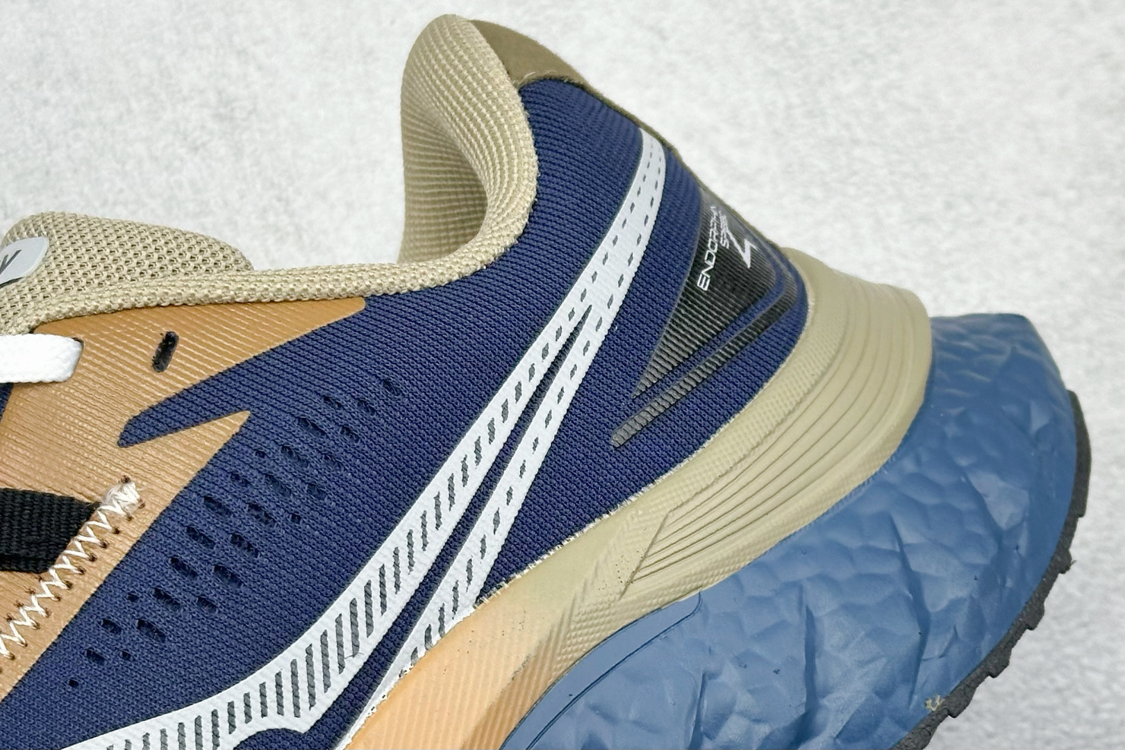  
Saucony 索康尼ENDORPHIN Pro 啡速4代 运动跑鞋 
性能相比前几代再升级：鞋面采