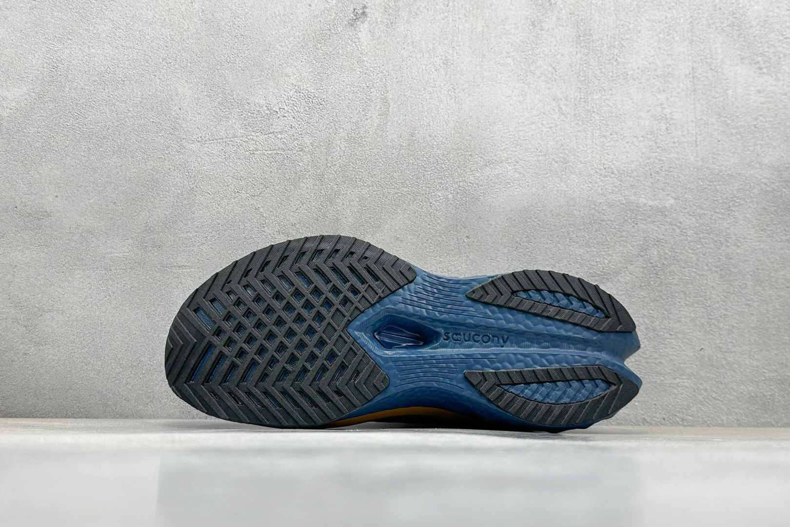  
Saucony 索康尼ENDORPHIN Pro 啡速4代 运动跑鞋 
性能相比前几代再升级：鞋面采