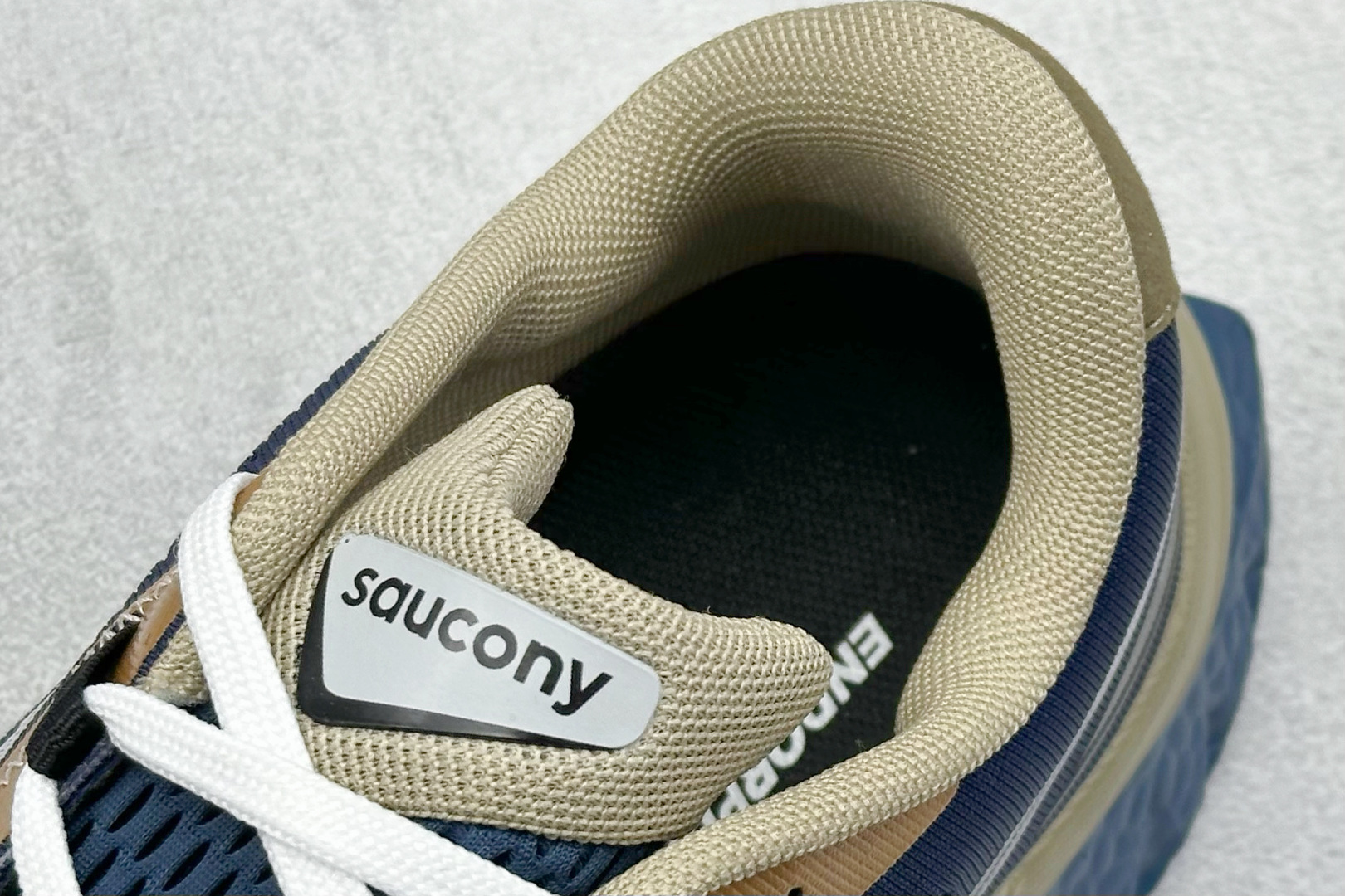  
Saucony 索康尼ENDORPHIN Pro 啡速4代 运动跑鞋 
性能相比前几代再升级：鞋面采