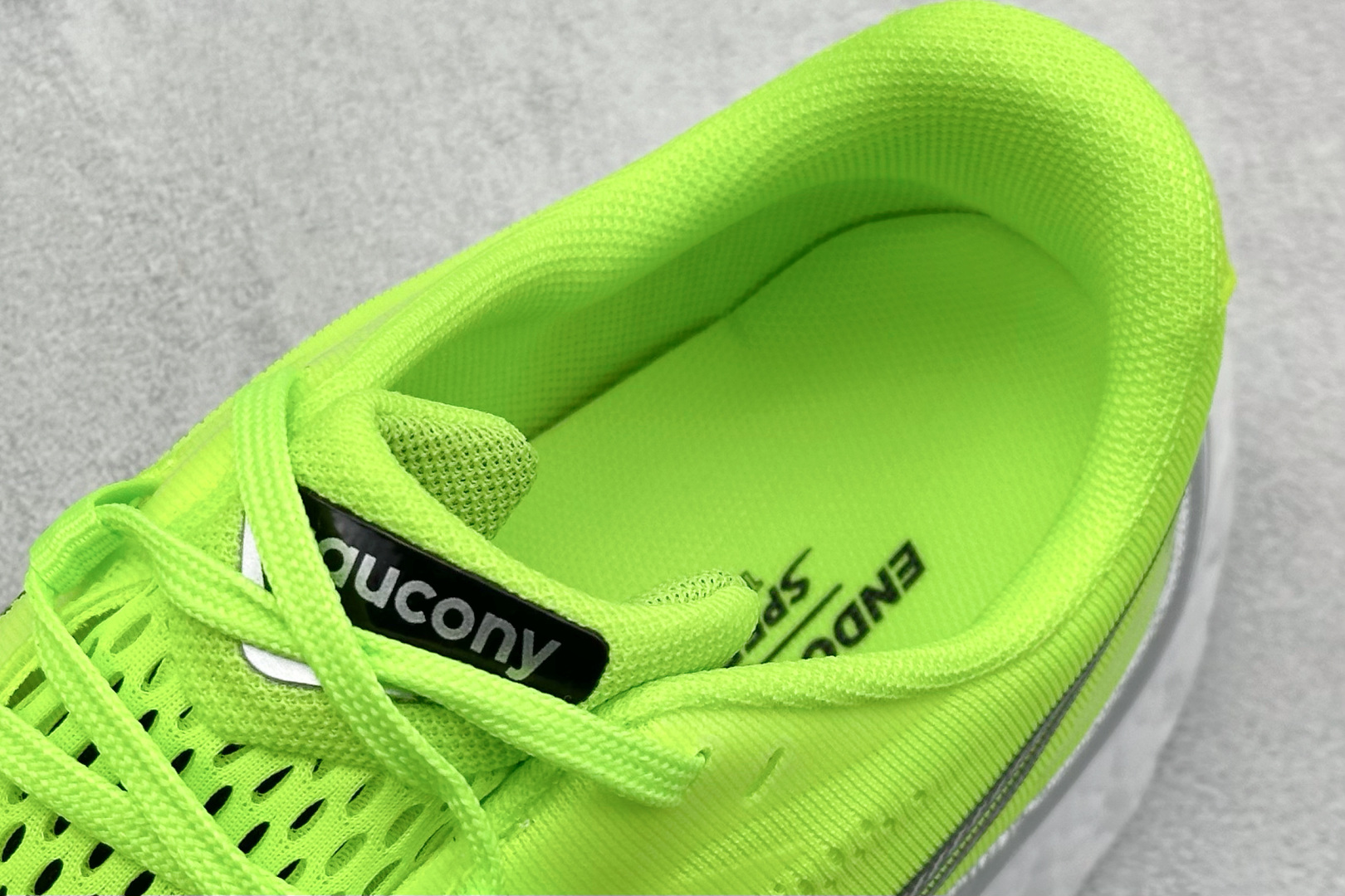  
Saucony 索康尼ENDORPHIN Pro 啡速4代 运动跑鞋 
性能相比前几代再升级：鞋面采