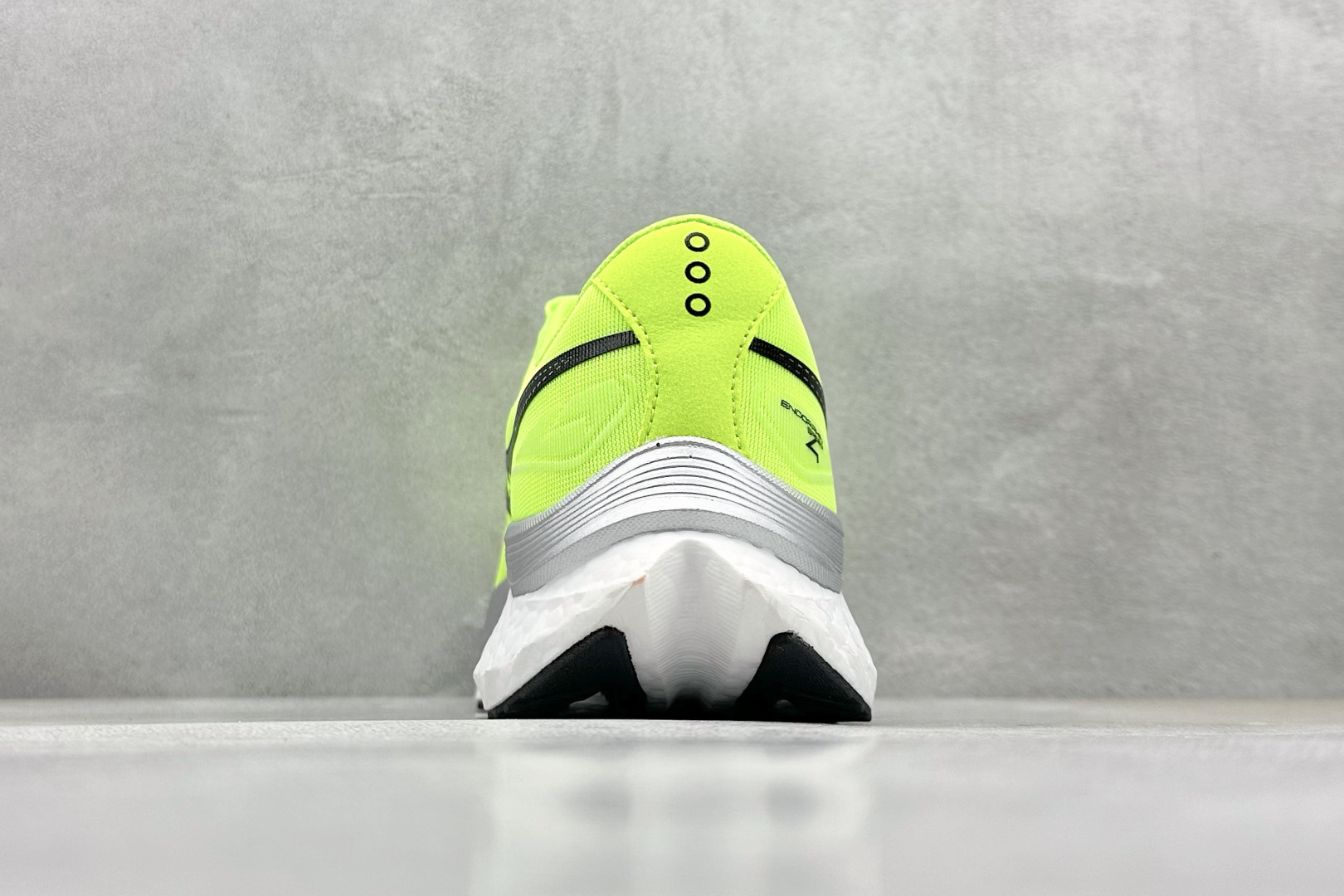  
Saucony 索康尼ENDORPHIN Pro 啡速4代 运动跑鞋 
性能相比前几代再升级：鞋面采