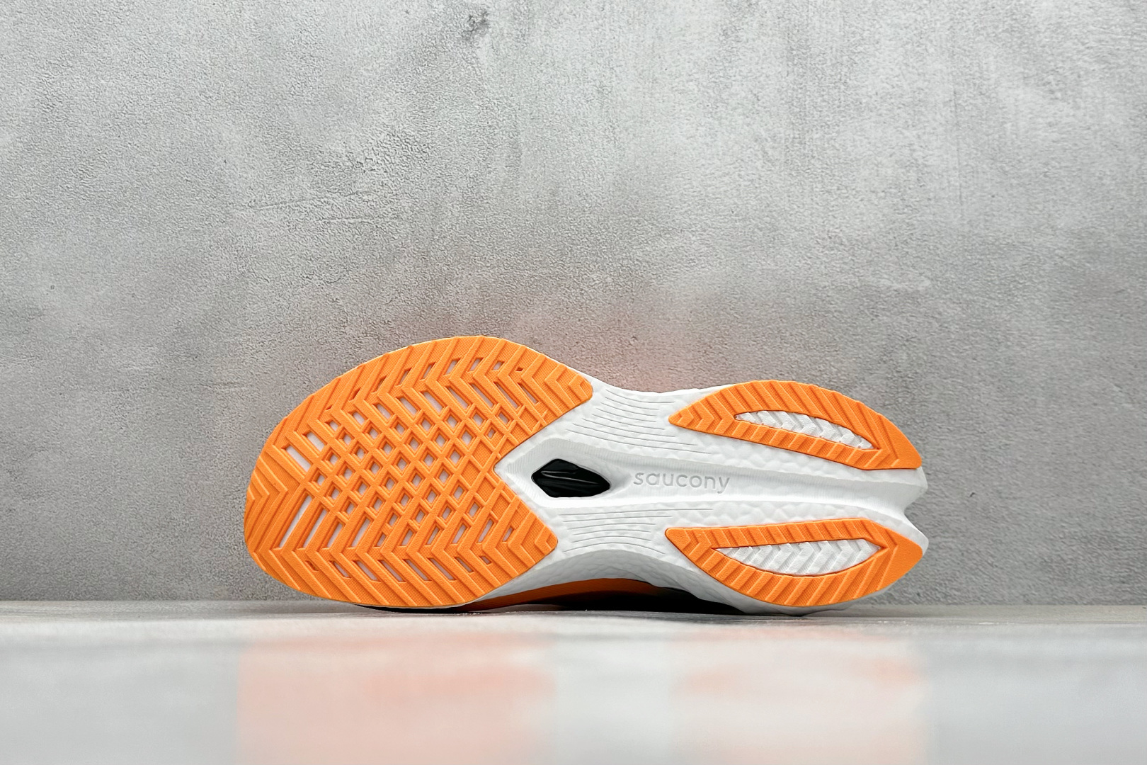 
Saucony 索康尼ENDORPHIN Pro 啡速4代 运动跑鞋 
性能相比前几代再升级：鞋面采