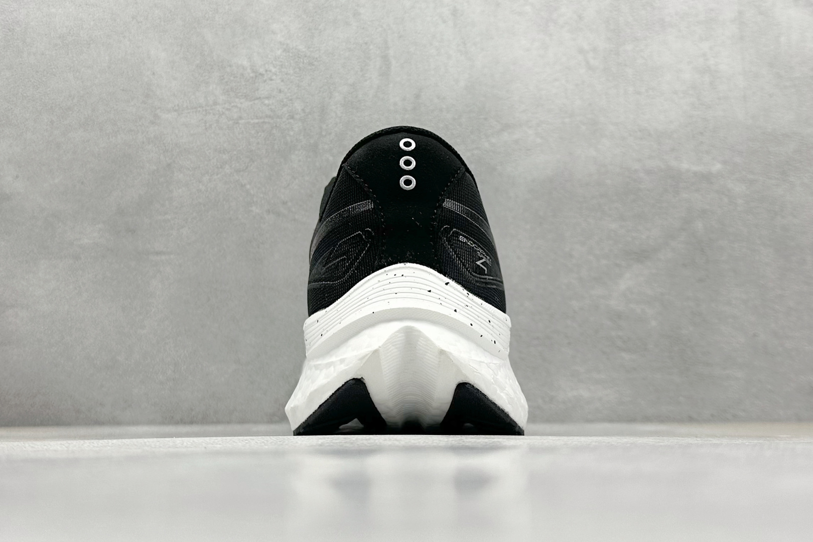  
Saucony 索康尼ENDORPHIN Pro 啡速4代 运动跑鞋 
性能相比前几代再升级：鞋面采