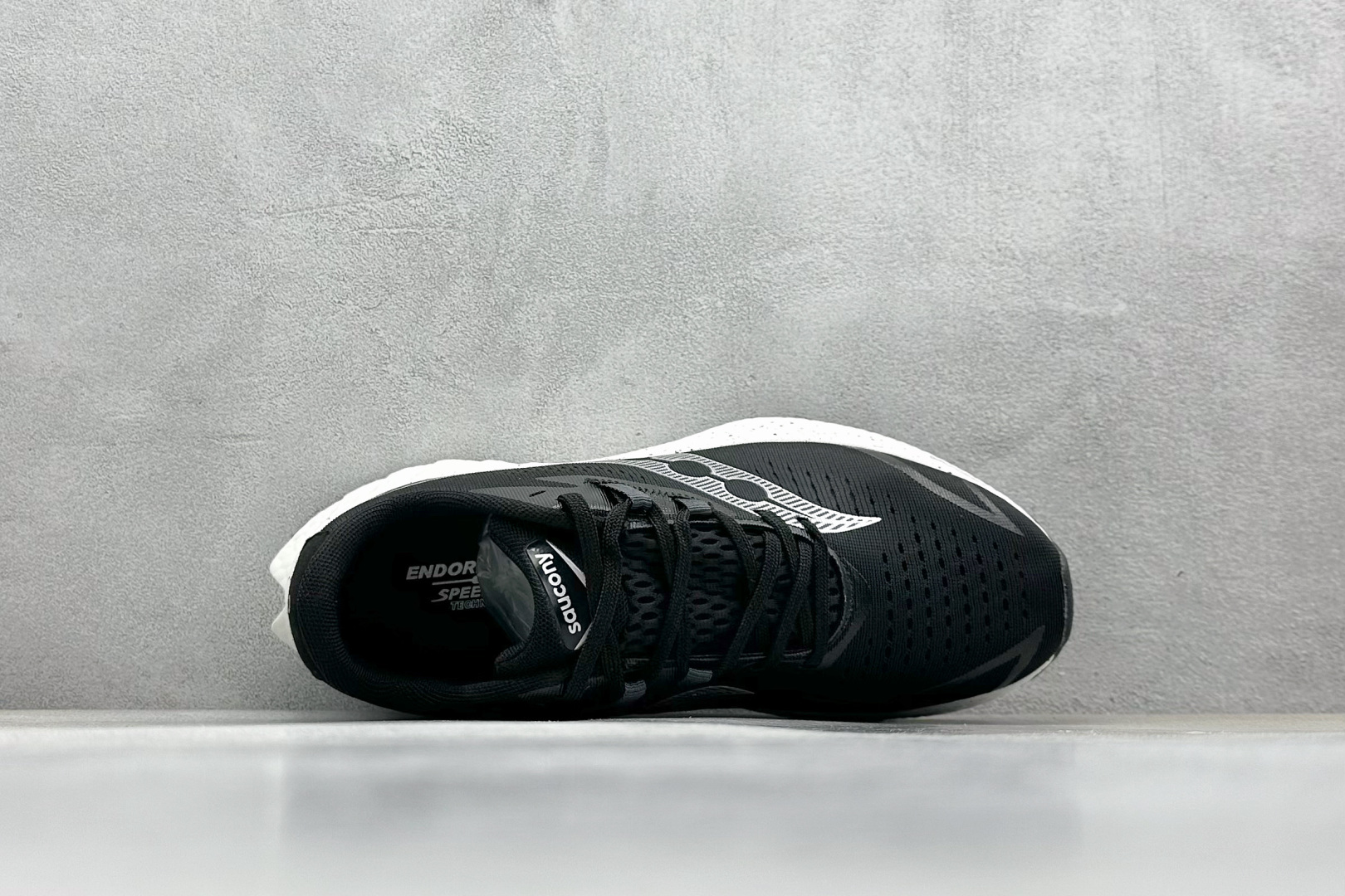  
Saucony 索康尼ENDORPHIN Pro 啡速4代 运动跑鞋 
性能相比前几代再升级：鞋面采