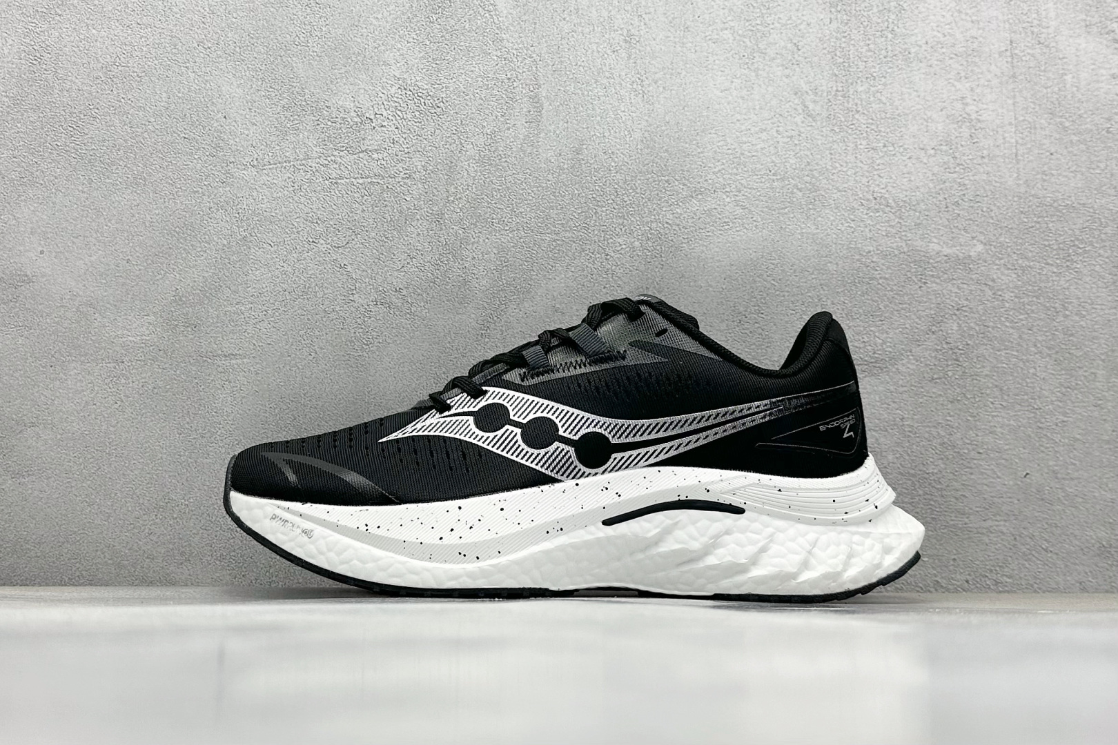  
Saucony 索康尼ENDORPHIN Pro 啡速4代 运动跑鞋 
性能相比前几代再升级：鞋面采