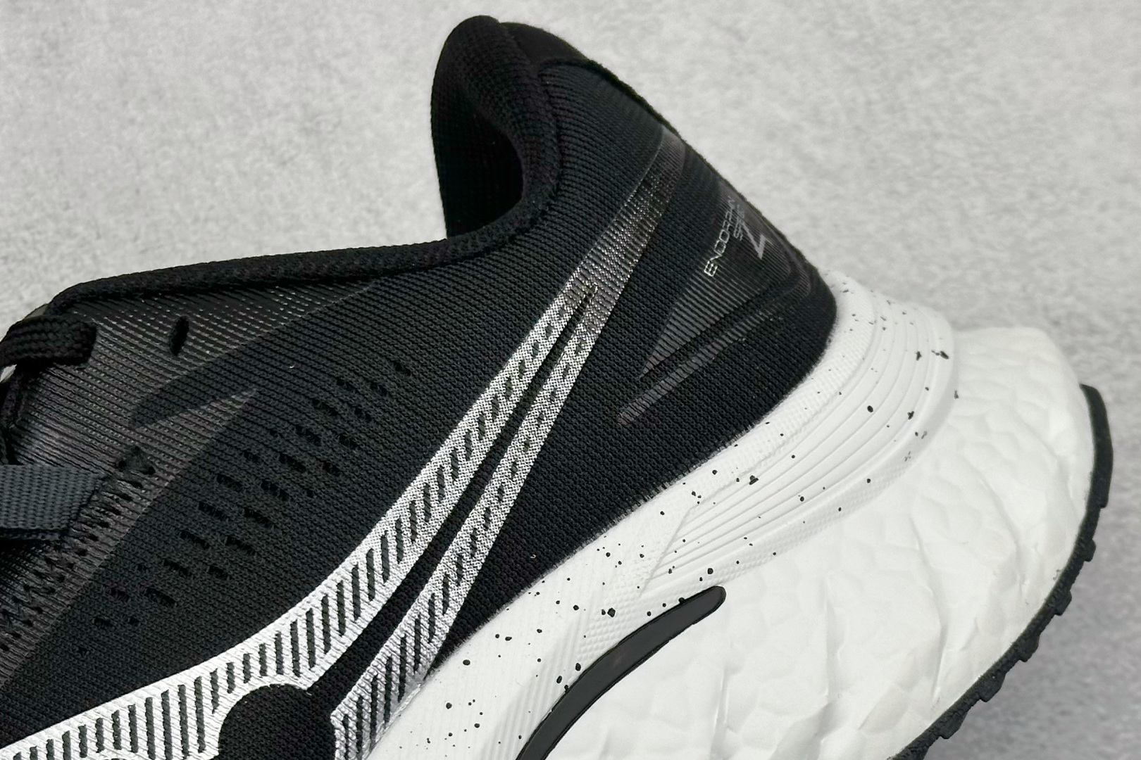  
Saucony 索康尼ENDORPHIN Pro 啡速4代 运动跑鞋 
性能相比前几代再升级：鞋面采