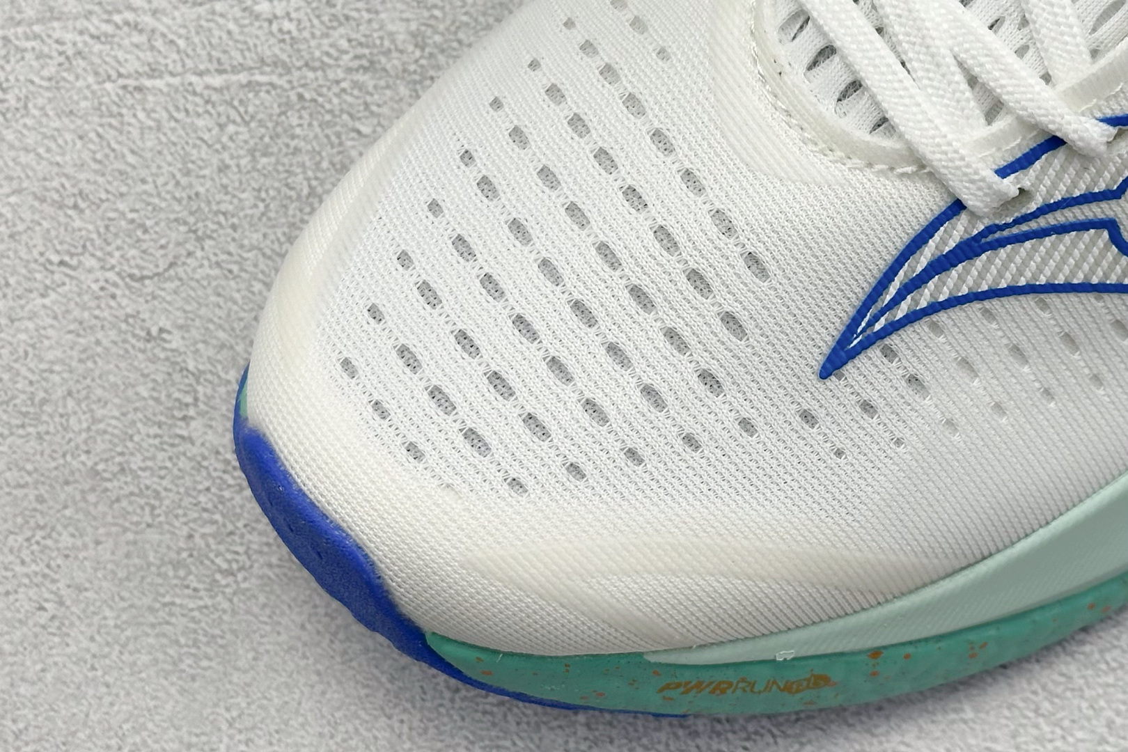  
Saucony 索康尼ENDORPHIN Pro 啡速4代 运动跑鞋 
性能相比前几代再升级：鞋面采