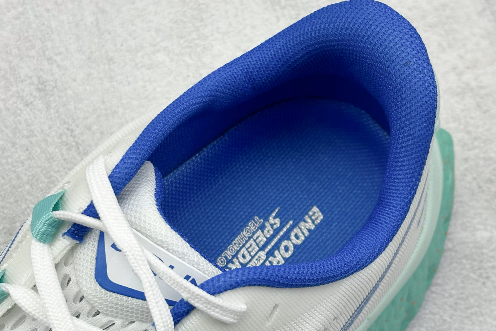  
Saucony 索康尼ENDORPHIN Pro 啡速4代 运动跑鞋 
性能相比前几代再升级：鞋面采