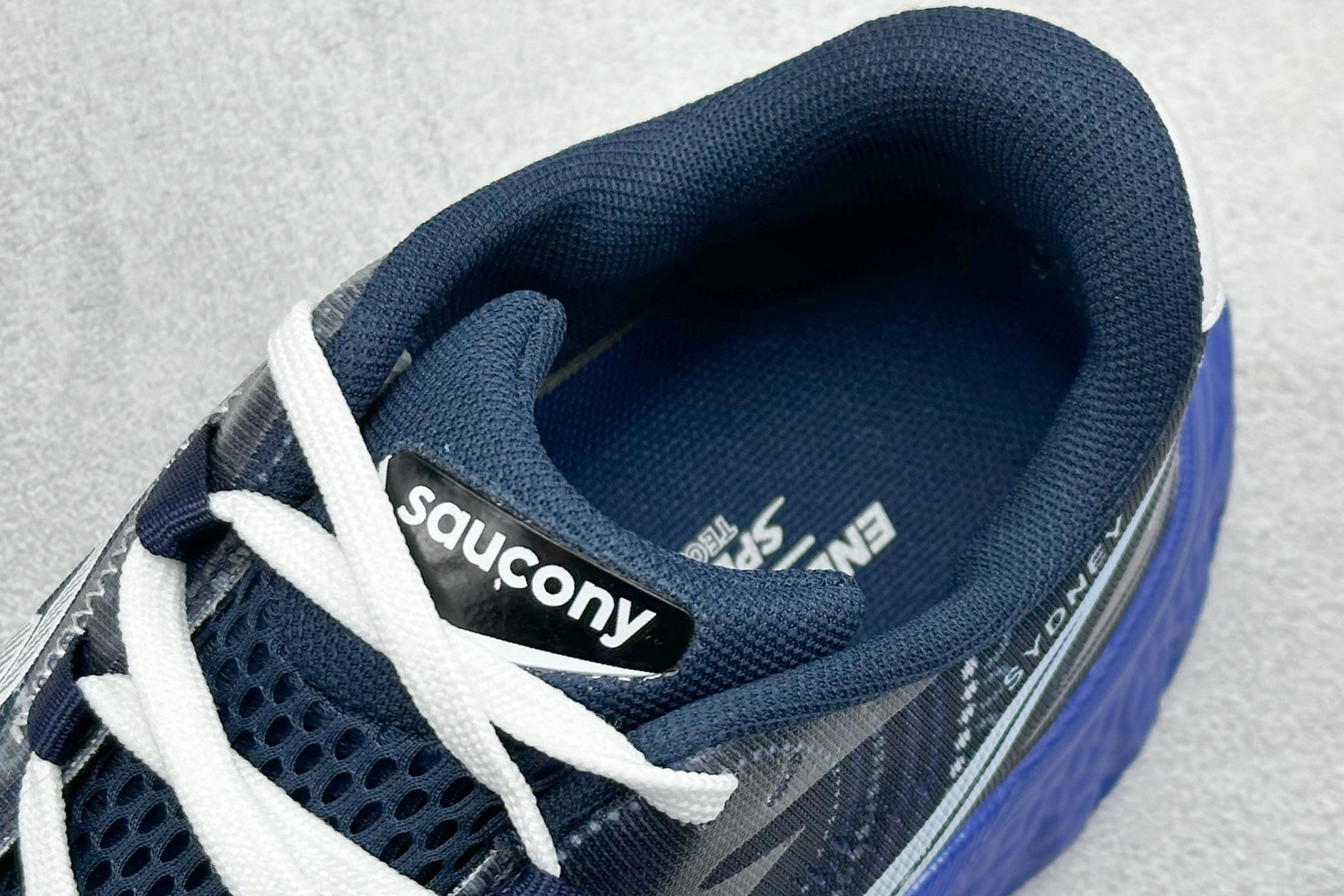  
Saucony 索康尼ENDORPHIN Pro 啡速4代 运动跑鞋 
性能相比前几代再升级：鞋面采