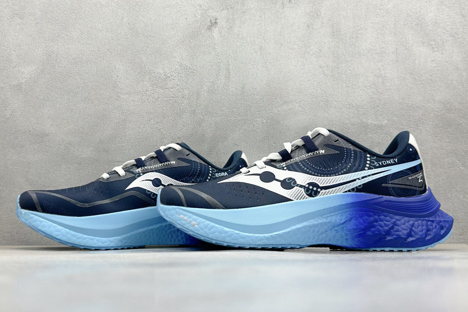  
Saucony 索康尼ENDORPHIN Pro 啡速4代 运动跑鞋 
性能相比前几代再升级：鞋面采