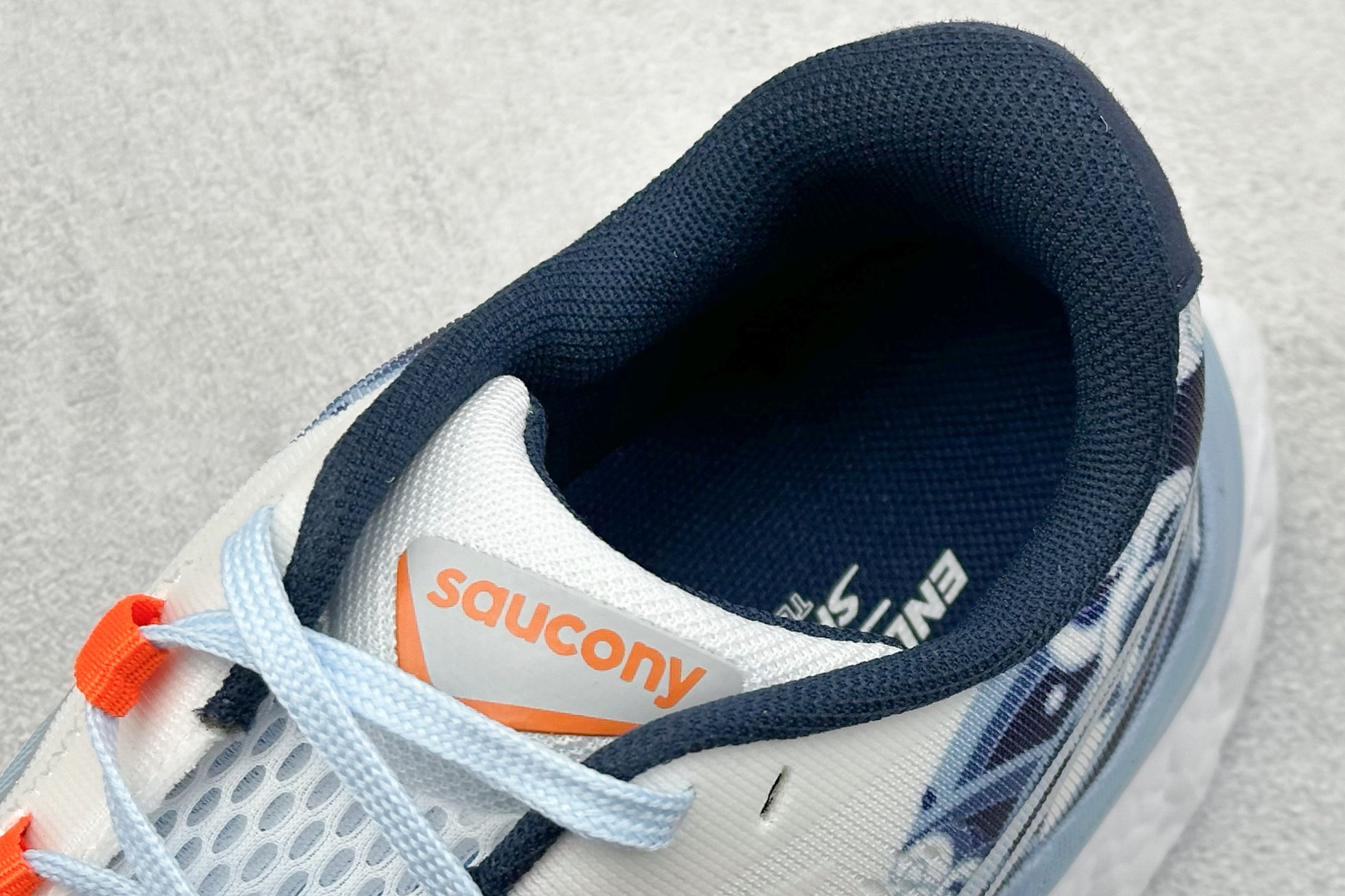  
Saucony 索康尼ENDORPHIN Pro 啡速4代 运动跑鞋 
性能相比前几代再升级：鞋面采