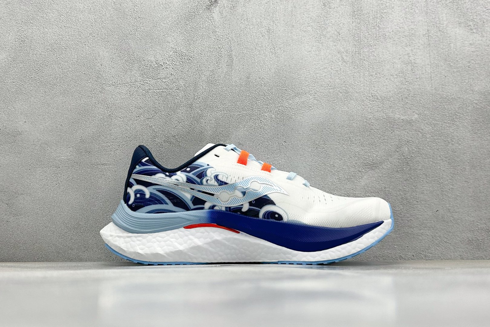  
Saucony 索康尼ENDORPHIN Pro 啡速4代 运动跑鞋 
性能相比前几代再升级：鞋面采