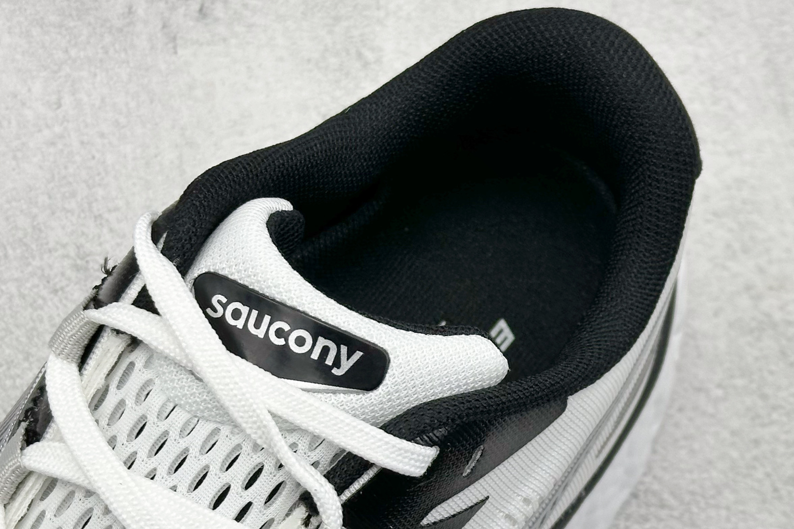  
Saucony 索康尼ENDORPHIN Pro 啡速4代 运动跑鞋 
性能相比前几代再升级：鞋面采
