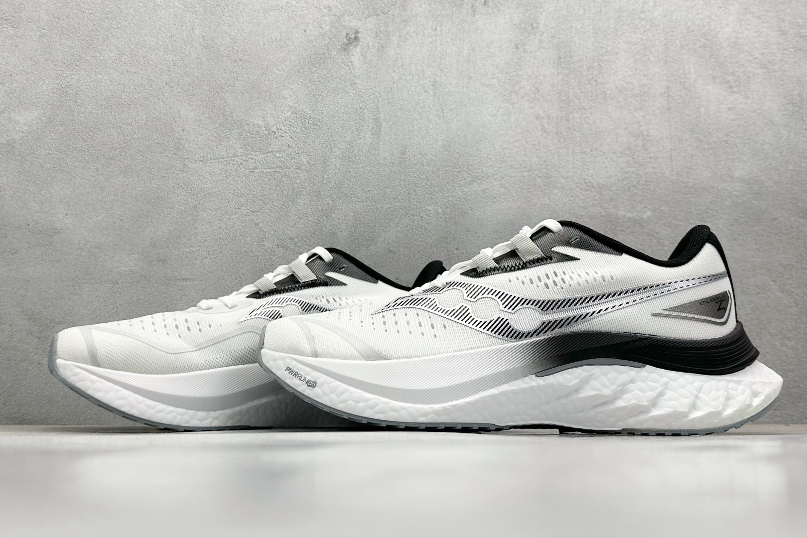  
Saucony 索康尼ENDORPHIN Pro 啡速4代 运动跑鞋 
性能相比前几代再升级：鞋面采