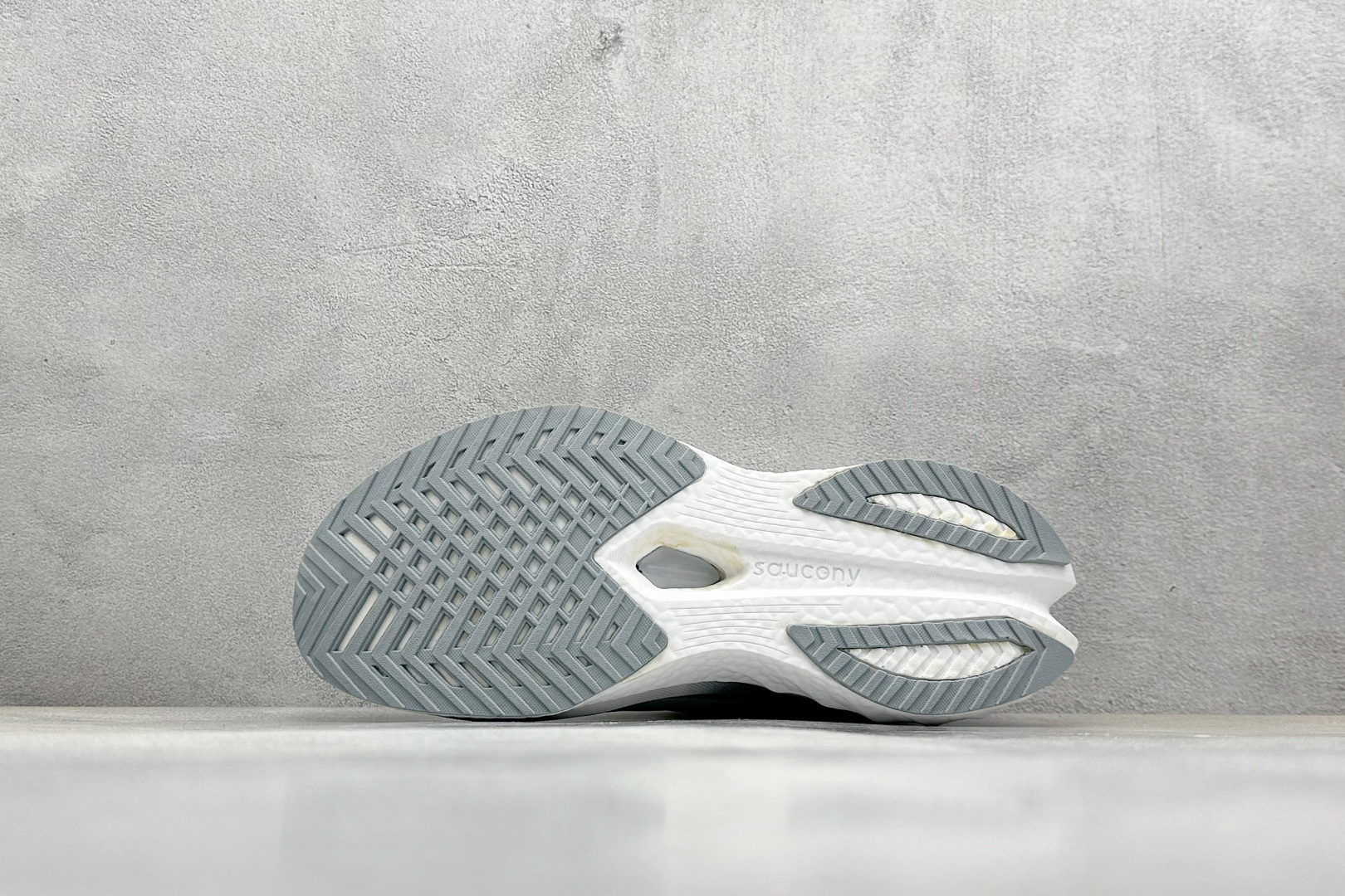  
Saucony 索康尼ENDORPHIN Pro 啡速4代 运动跑鞋 
性能相比前几代再升级：鞋面采