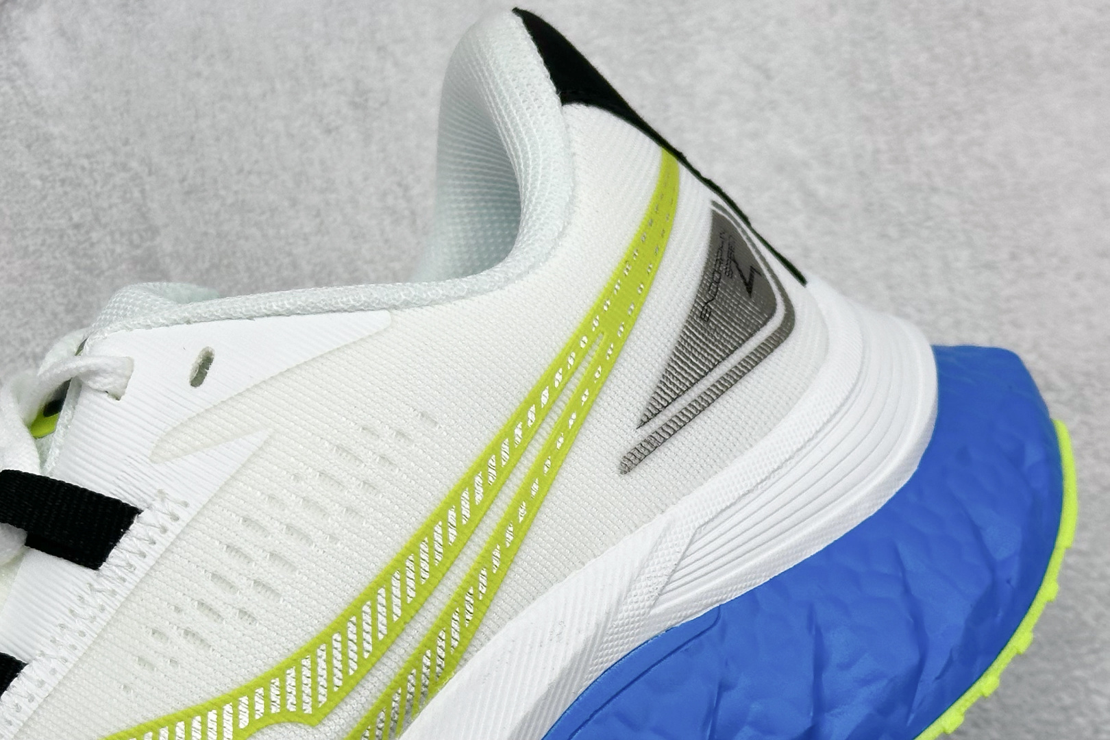  
Saucony 索康尼ENDORPHIN Pro 啡速4代 运动跑鞋 
性能相比前几代再升级：鞋面采