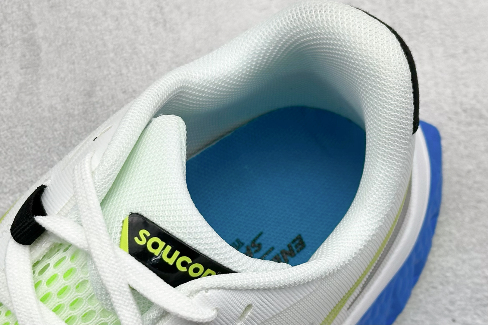  
Saucony 索康尼ENDORPHIN Pro 啡速4代 运动跑鞋 
性能相比前几代再升级：鞋面采