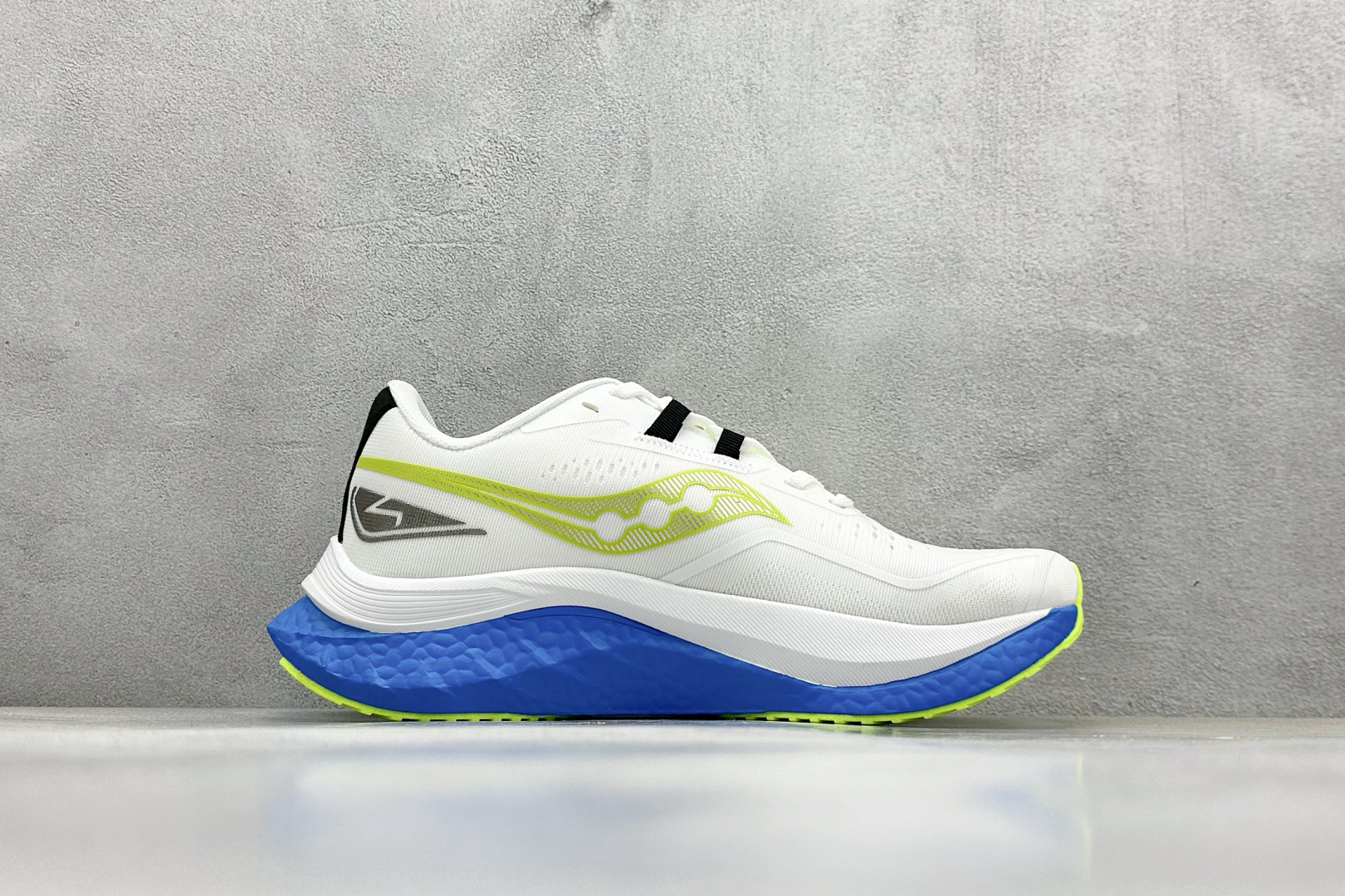  
Saucony 索康尼ENDORPHIN Pro 啡速4代 运动跑鞋 
性能相比前几代再升级：鞋面采